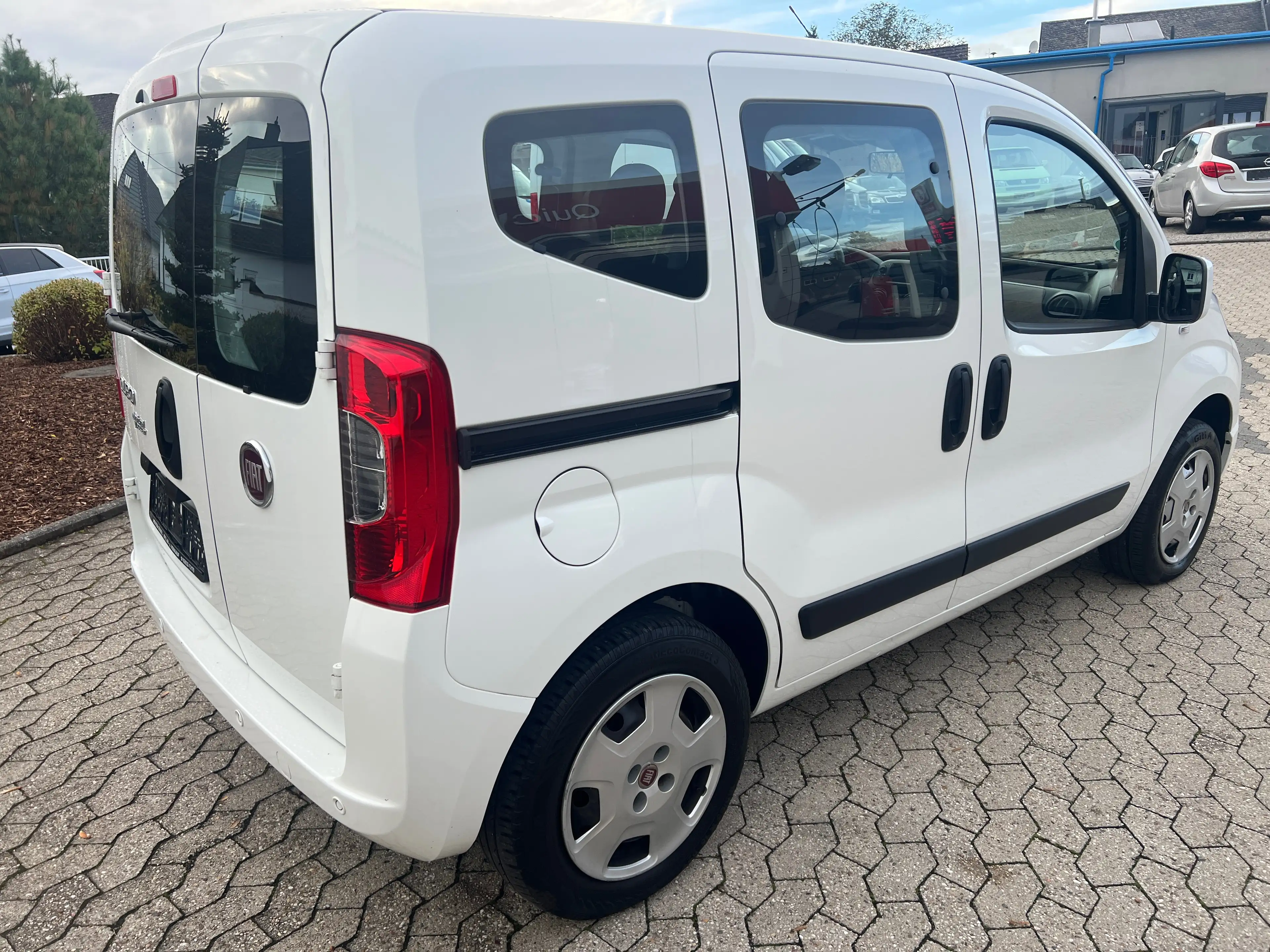 Fiat Qubo Lounge Benzin/ Erdgas — photo 3