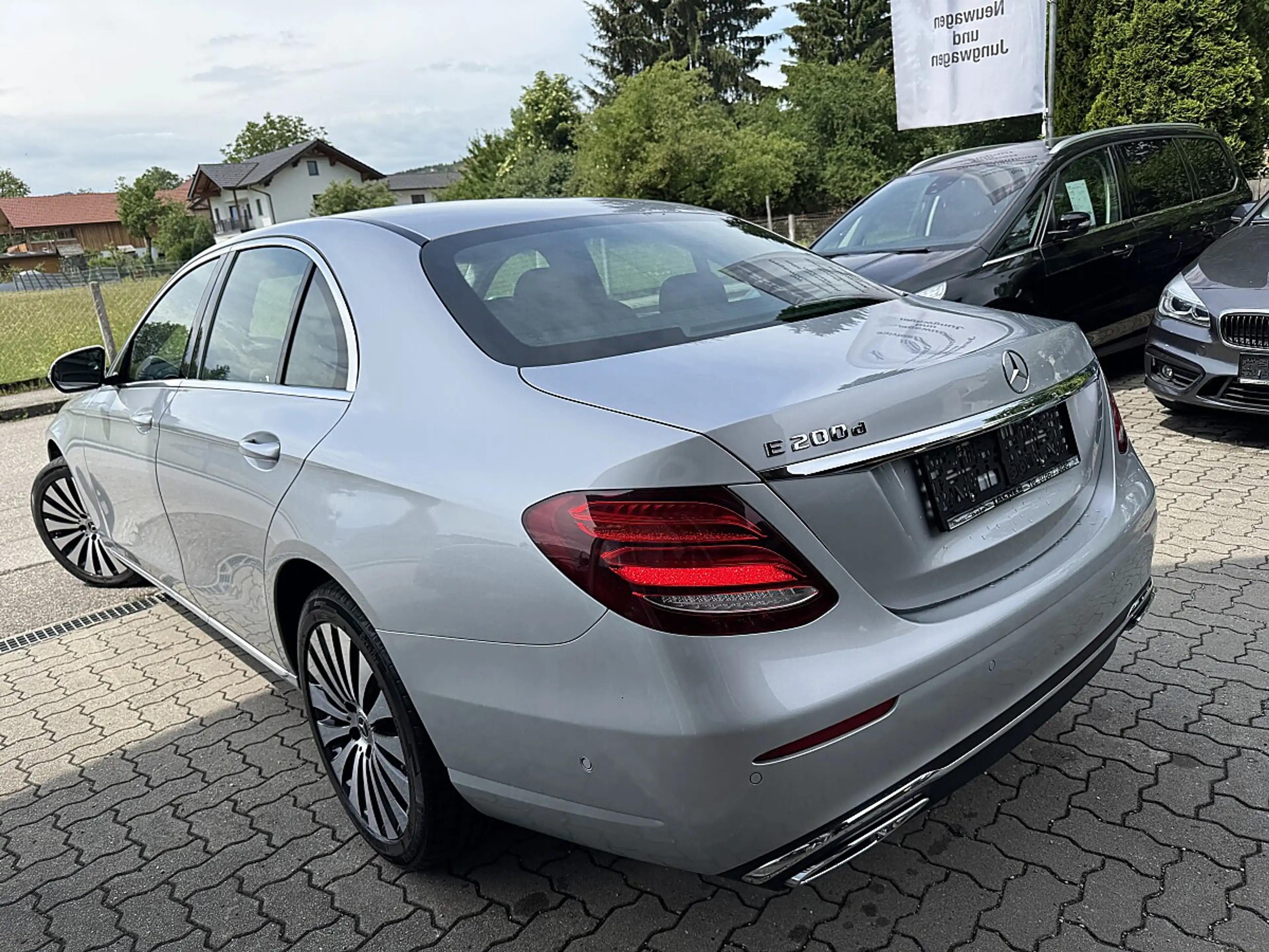 Mercedes-Benz E 200 d Avantgarde Aut.*LED*LEDER*RFK* — photo 8