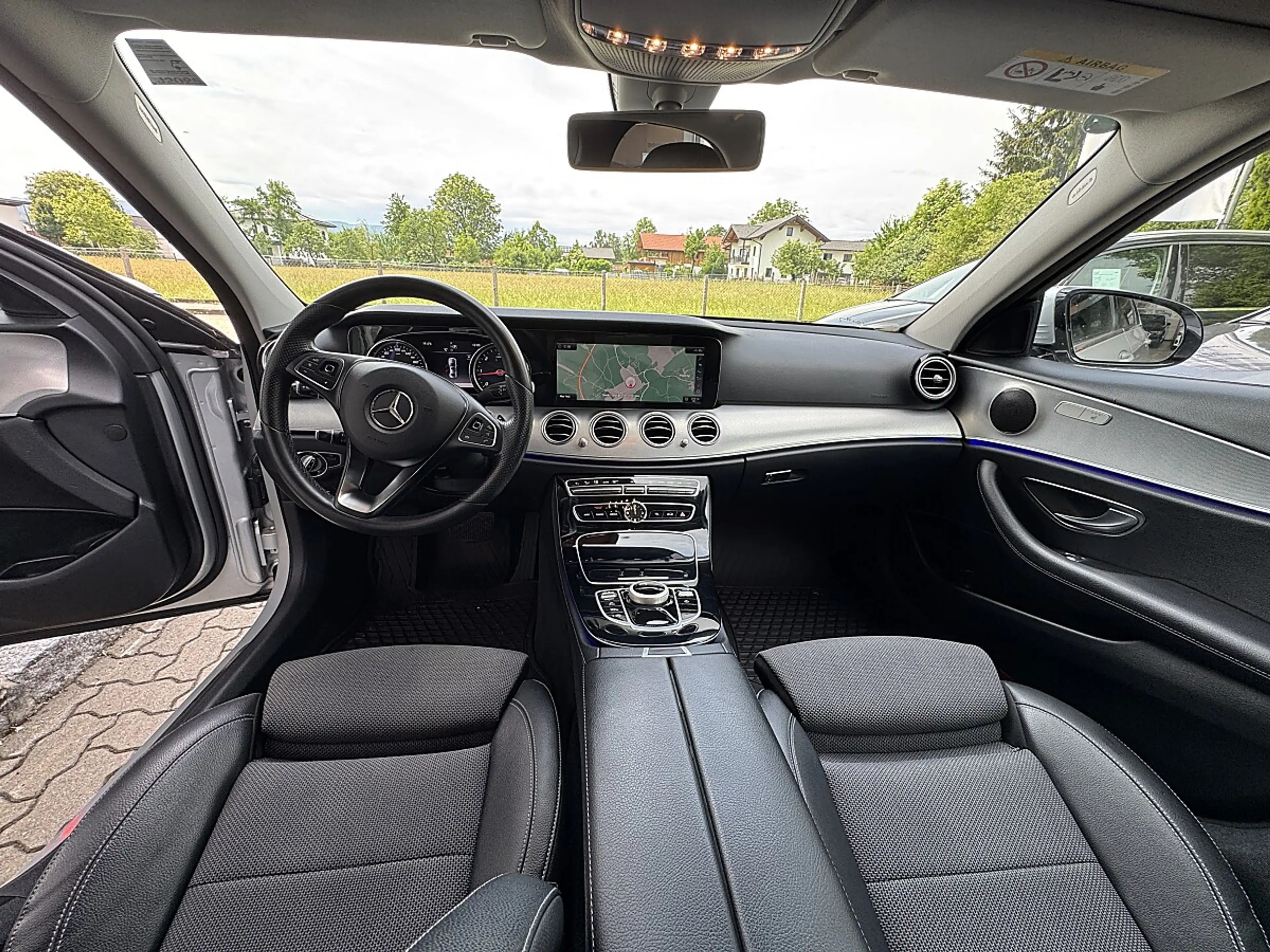 Mercedes-Benz E 200 d Avantgarde Aut.*LED*LEDER*RFK* — photo 12