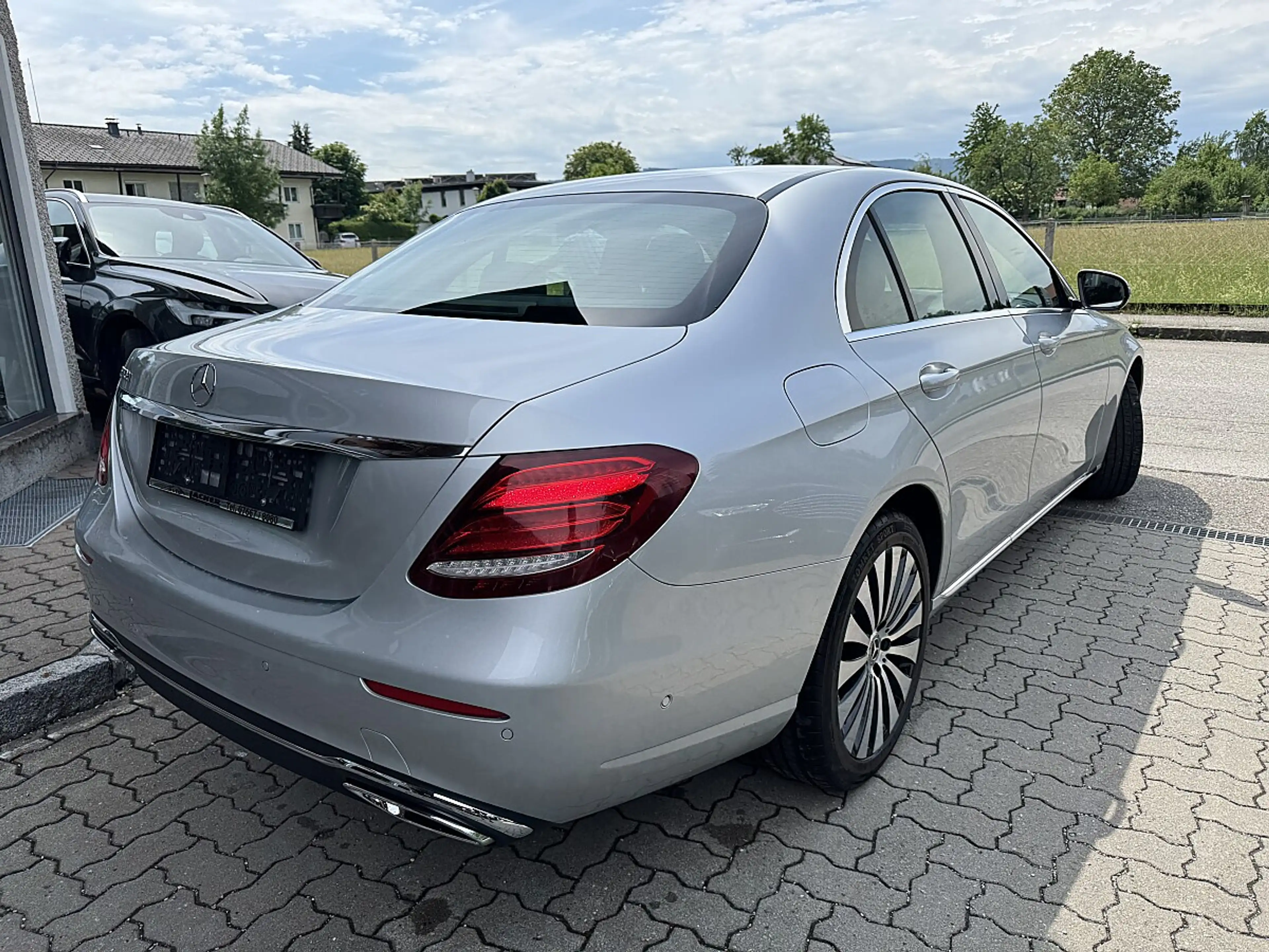 Mercedes-Benz E 200 d Avantgarde Aut.*LED*LEDER*RFK* — photo 6