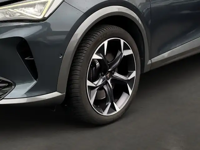 Cupra Formentor view 4