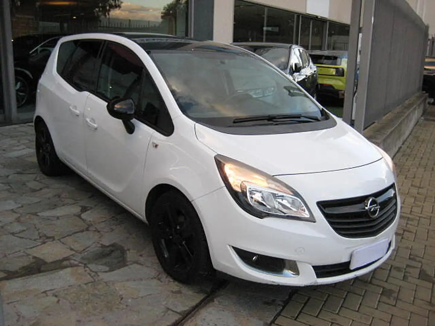 Opel Meriva 2ª serie 1.4 Turbo 120CV GPL Tech Design Edition Weiß - 2