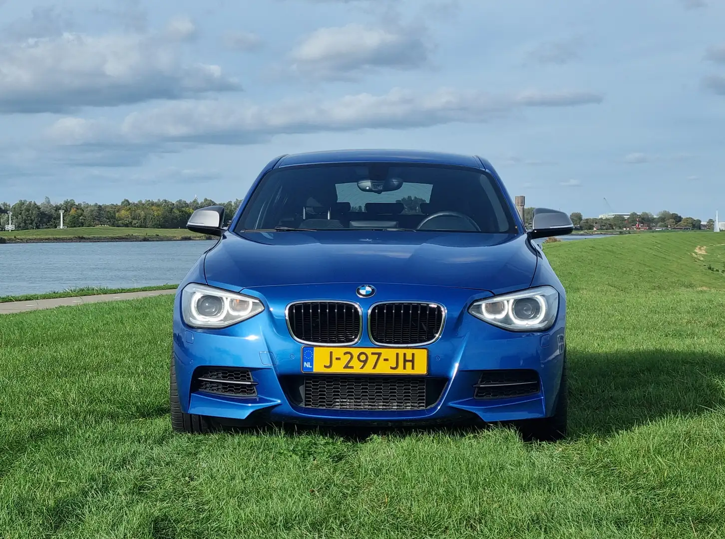 BMW 135 M135i - Estoril Blauw/Alcantara - RWD/AUT Blauw - 2