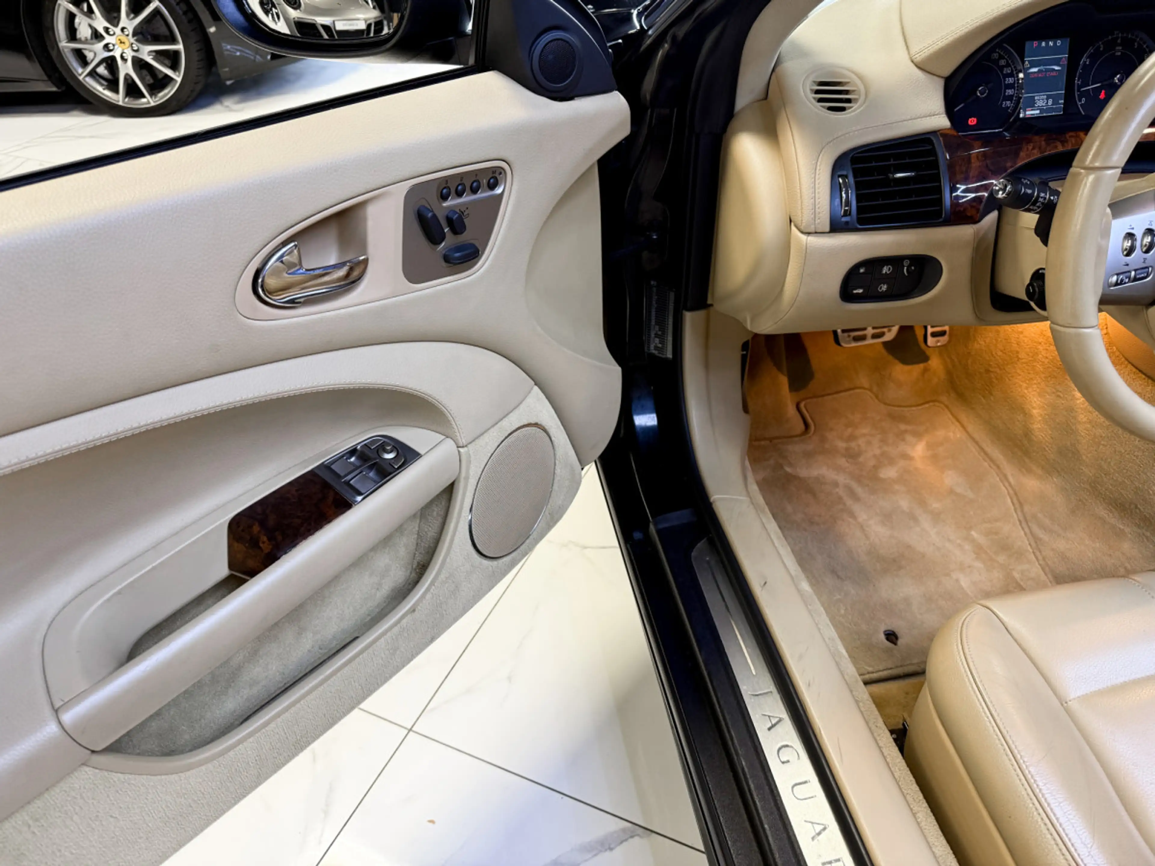 Jaguar XK 3.5 V8 Convertible — photo 11