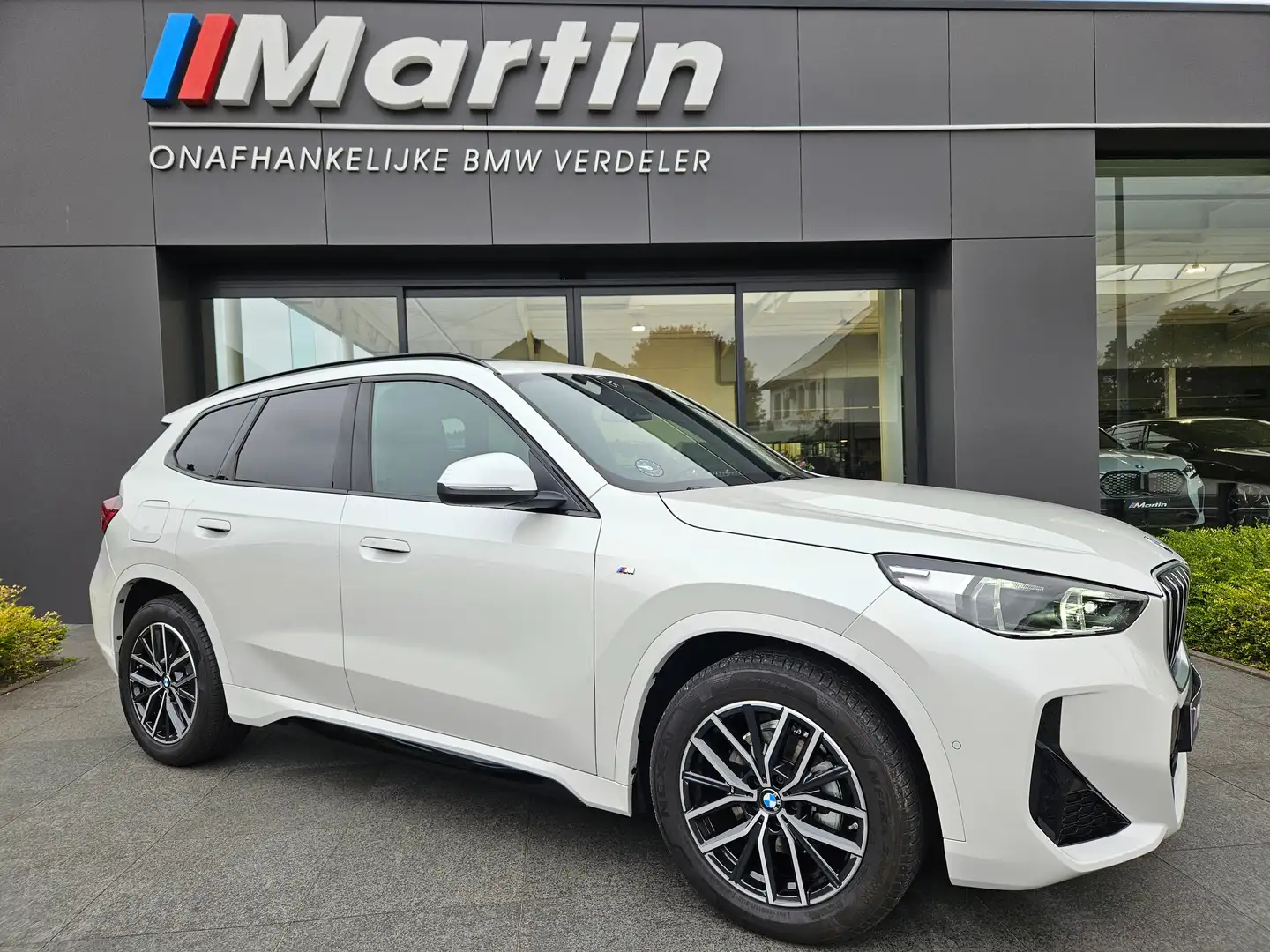 BMW X1 sDrive18iA Aut. M Sport/ Panodak/ Trkhk/ ACC/ Keyl Blanc - 1