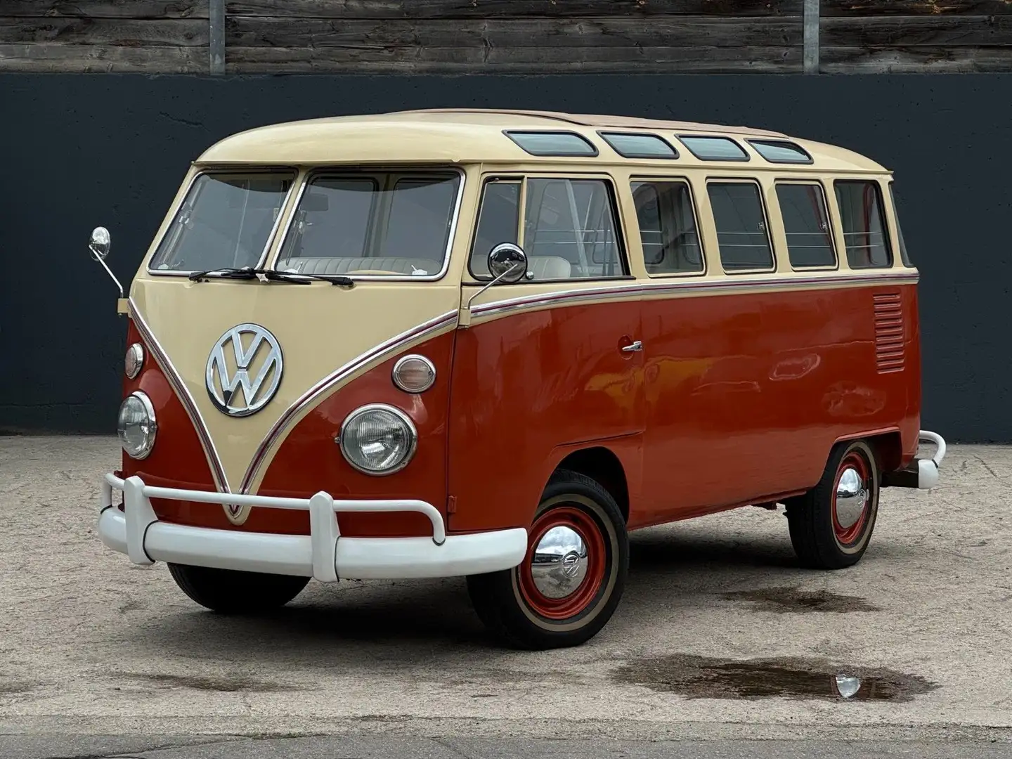 Volkswagen T1 Samba 9-Sitzer Faltdach mit Panoramafenstern Rot - 1