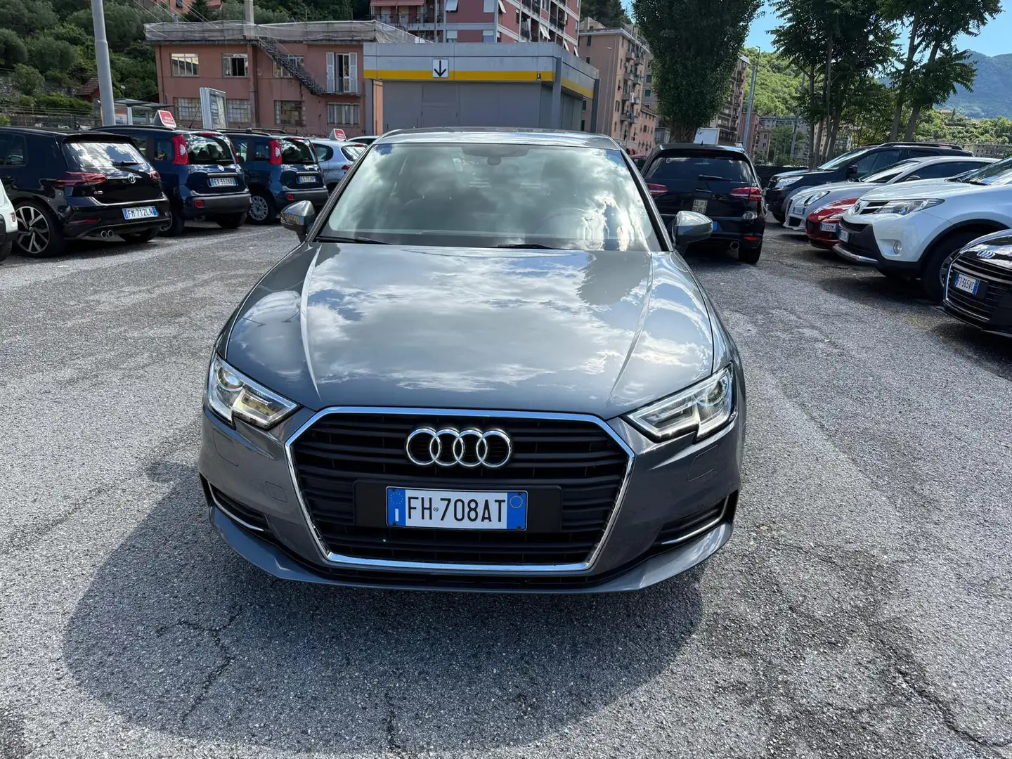 Audi A3 Sportback 1.6 tdi Business 110cv Grau - 1