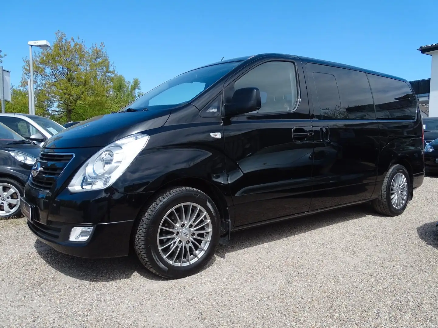 Hyundai H-1 Travel Comfort 2,5CRDi Aut*Leder*8-Sitze*AHK Schwarz - 1