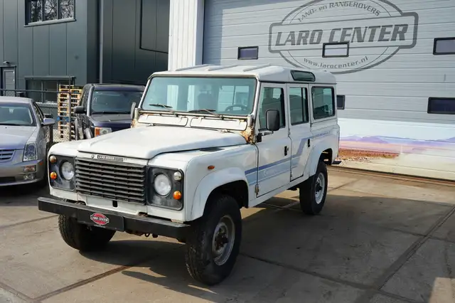 Land Rover Defender 3.5 110" County stationwagon