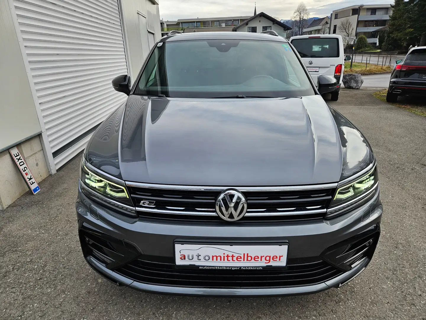 Volkswagen Tiguan Sky TDI 4Motion DSG Grau - 2
