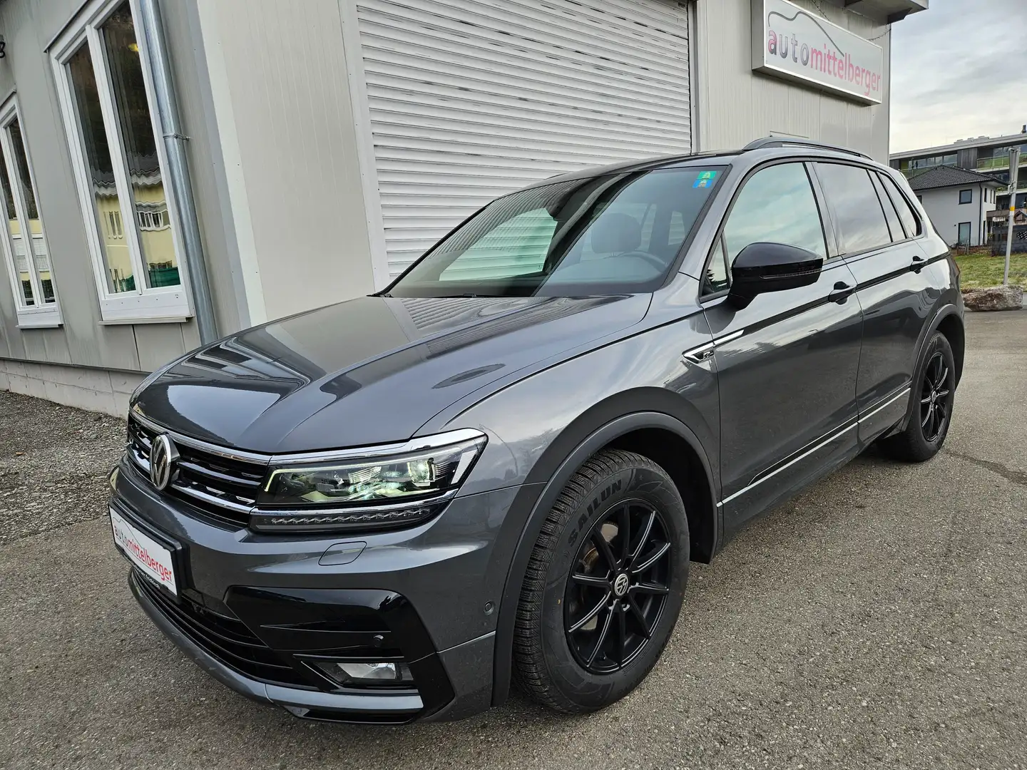 Volkswagen Tiguan Sky TDI 4Motion DSG Grau - 1
