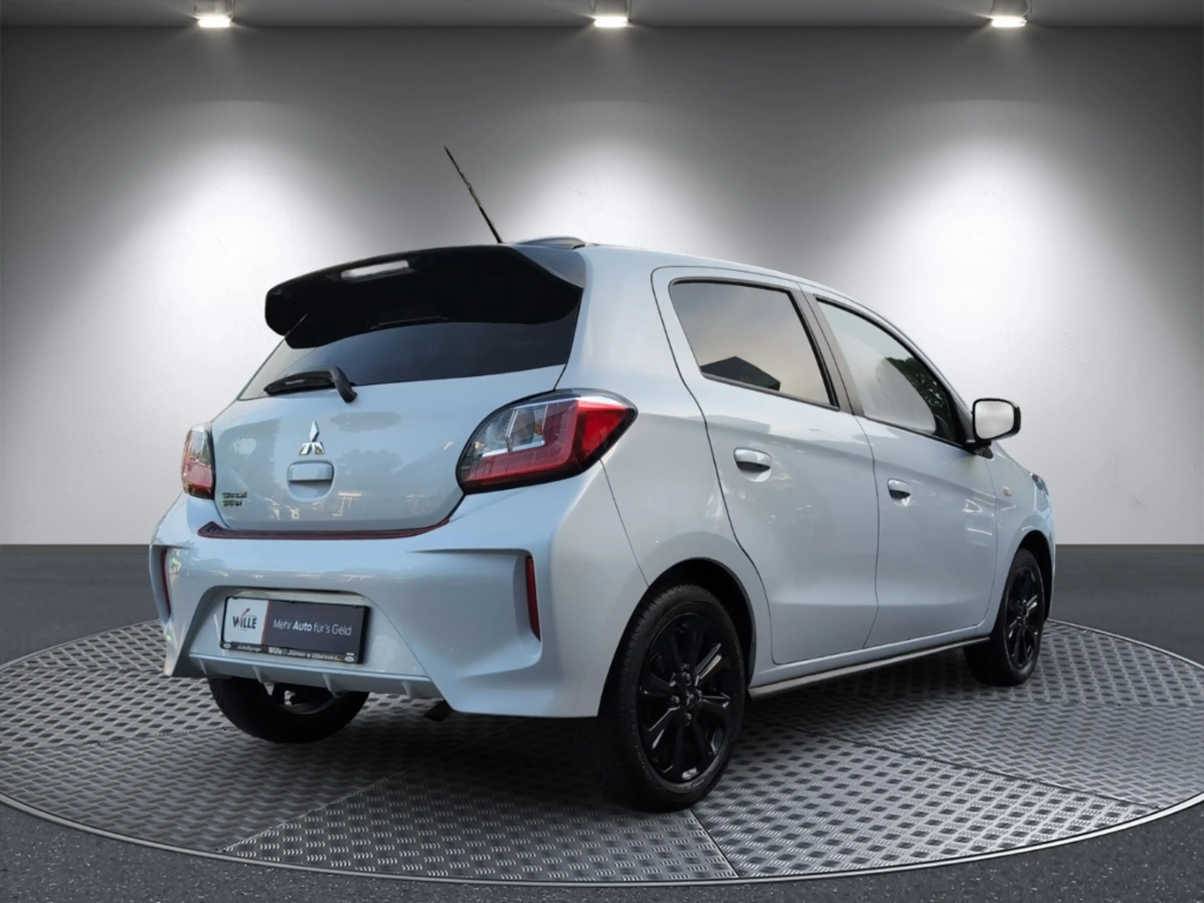 Mitsubishi Space Star Spirit+ Black Sondermodell — photo 4