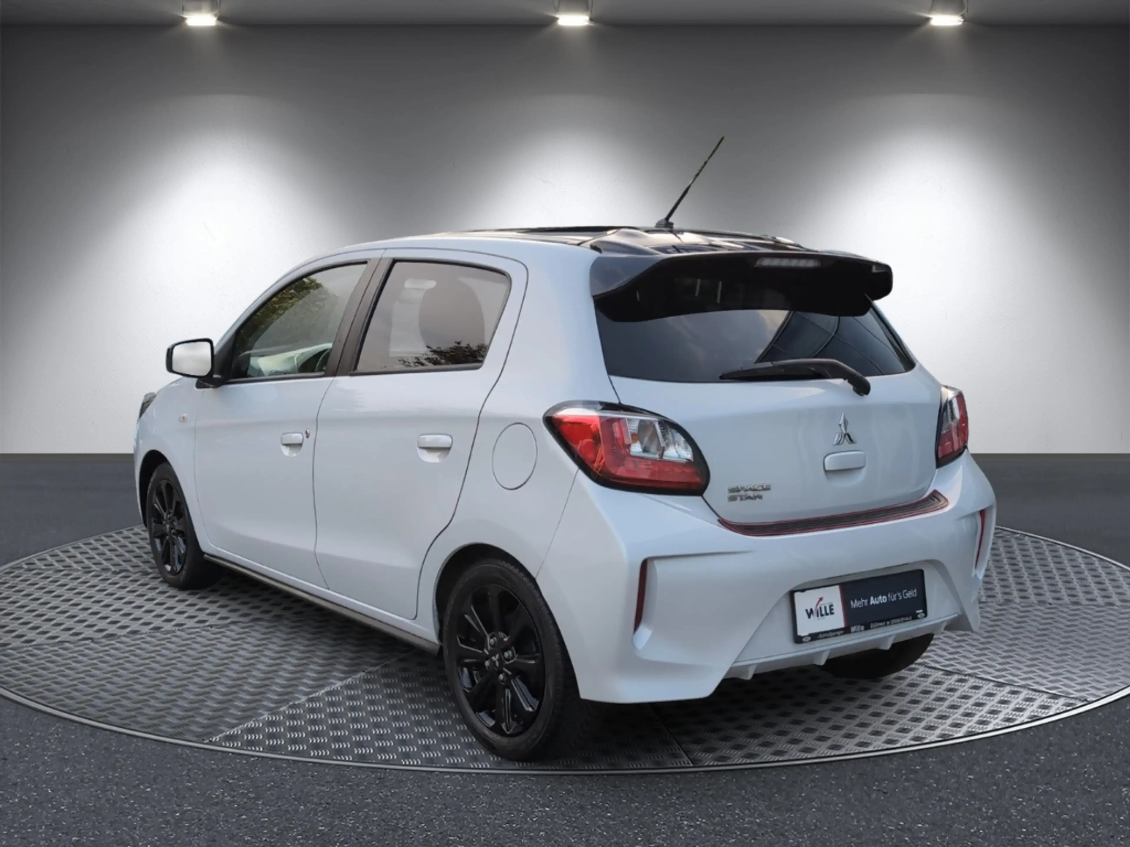 Mitsubishi Space Star Spirit+ Black Sondermodell — photo 3
