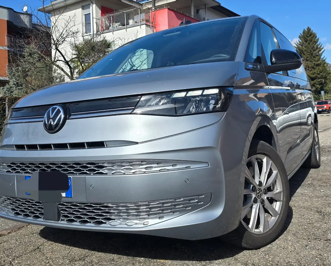 Volkswagen T7 Multivan Multivan Life Grigio - 1