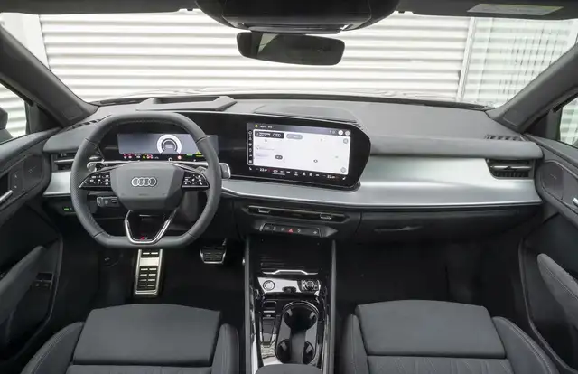 Audi Q3 view 10