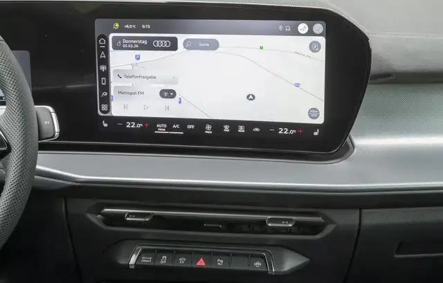 Audi Q3 view 11