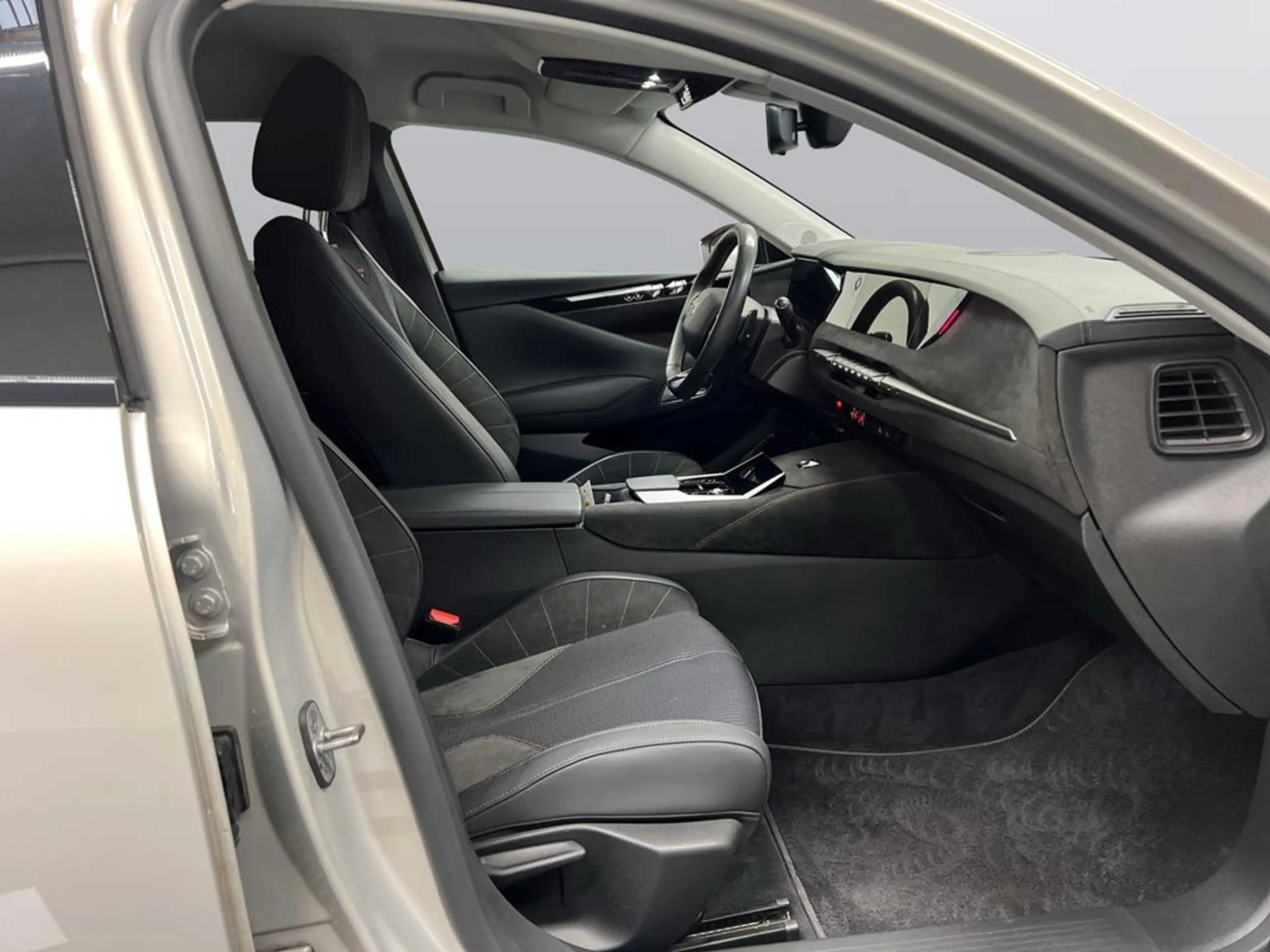 DS Automobiles DS 4 DS 4 E-TENSE PERFORMANCE LINE + — photo 11