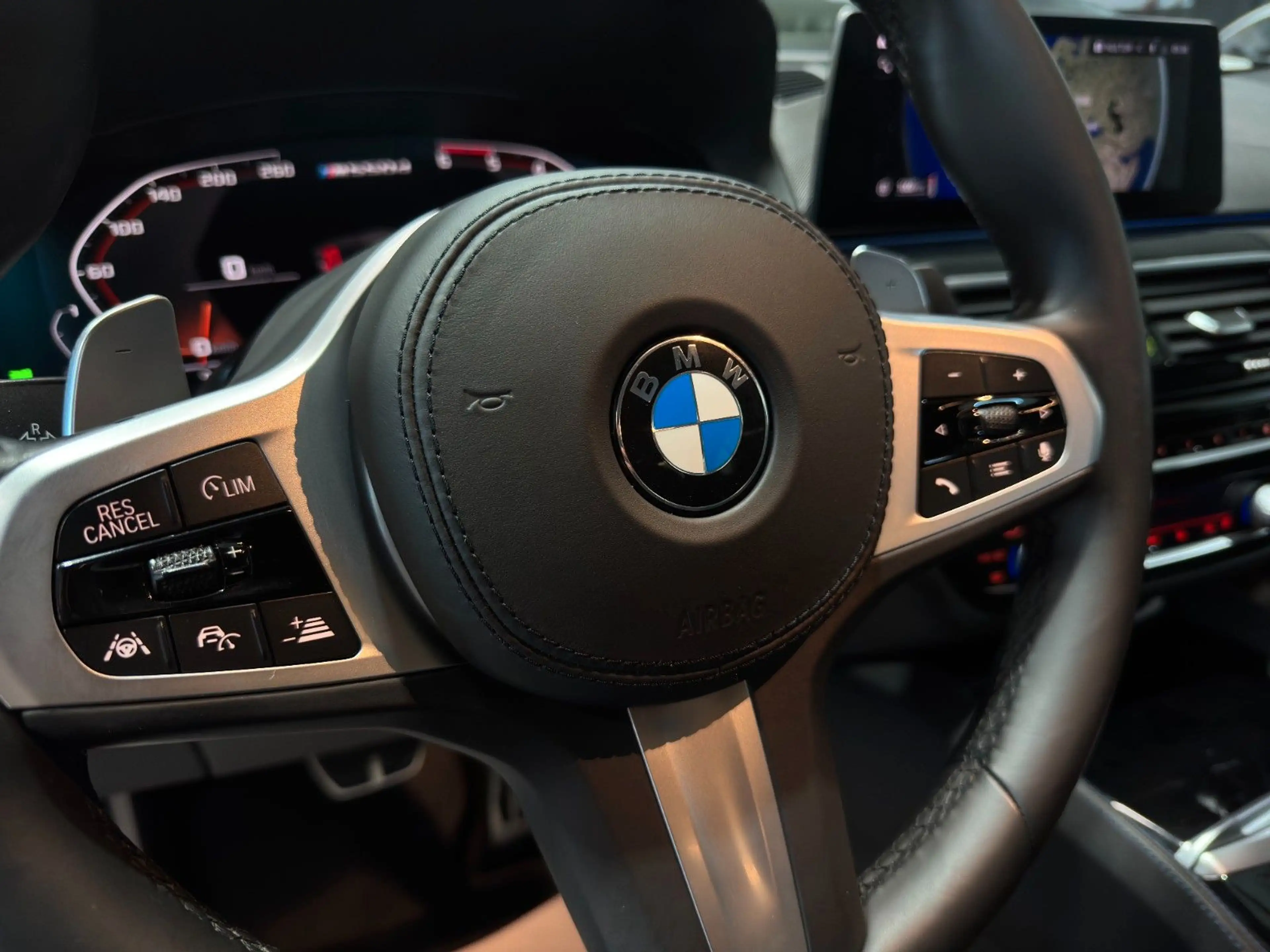 BMW 550 /Lim/d/xDrive/LED/360*/3D/AHK/MWST/ACC/SHZ/M — photo 13