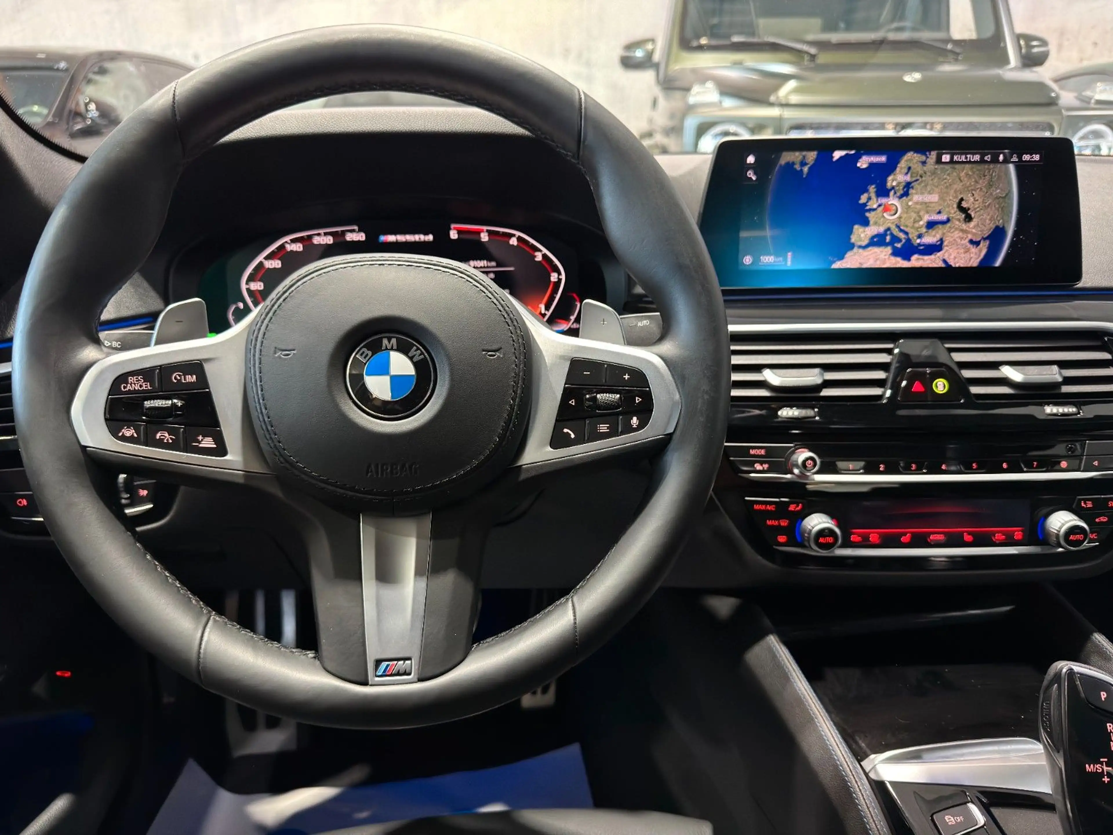 BMW 550 /Lim/d/xDrive/LED/360*/3D/AHK/MWST/ACC/SHZ/M — photo 15