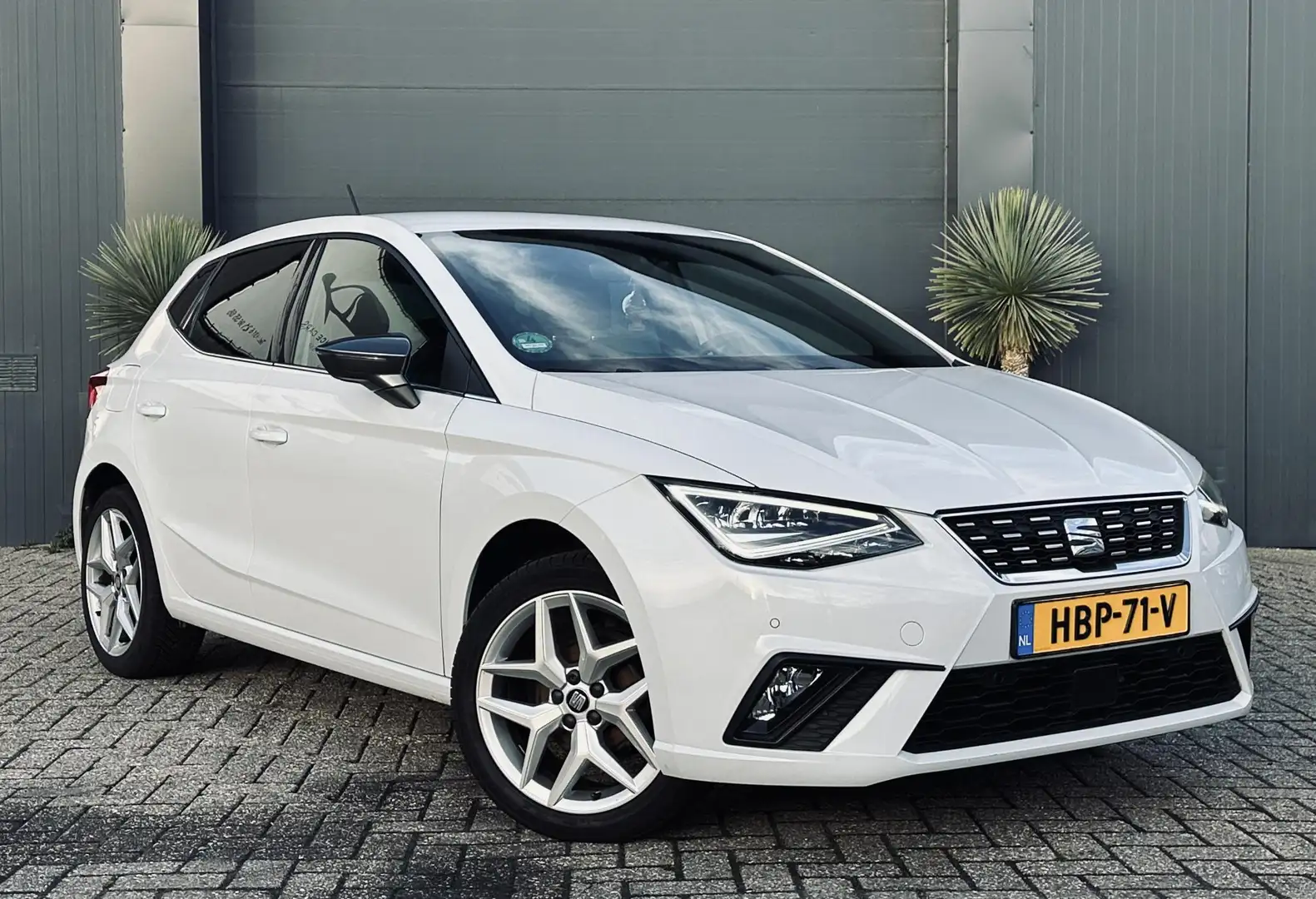 SEAT Ibiza 1.0 EcoTSI FR Wit - 1