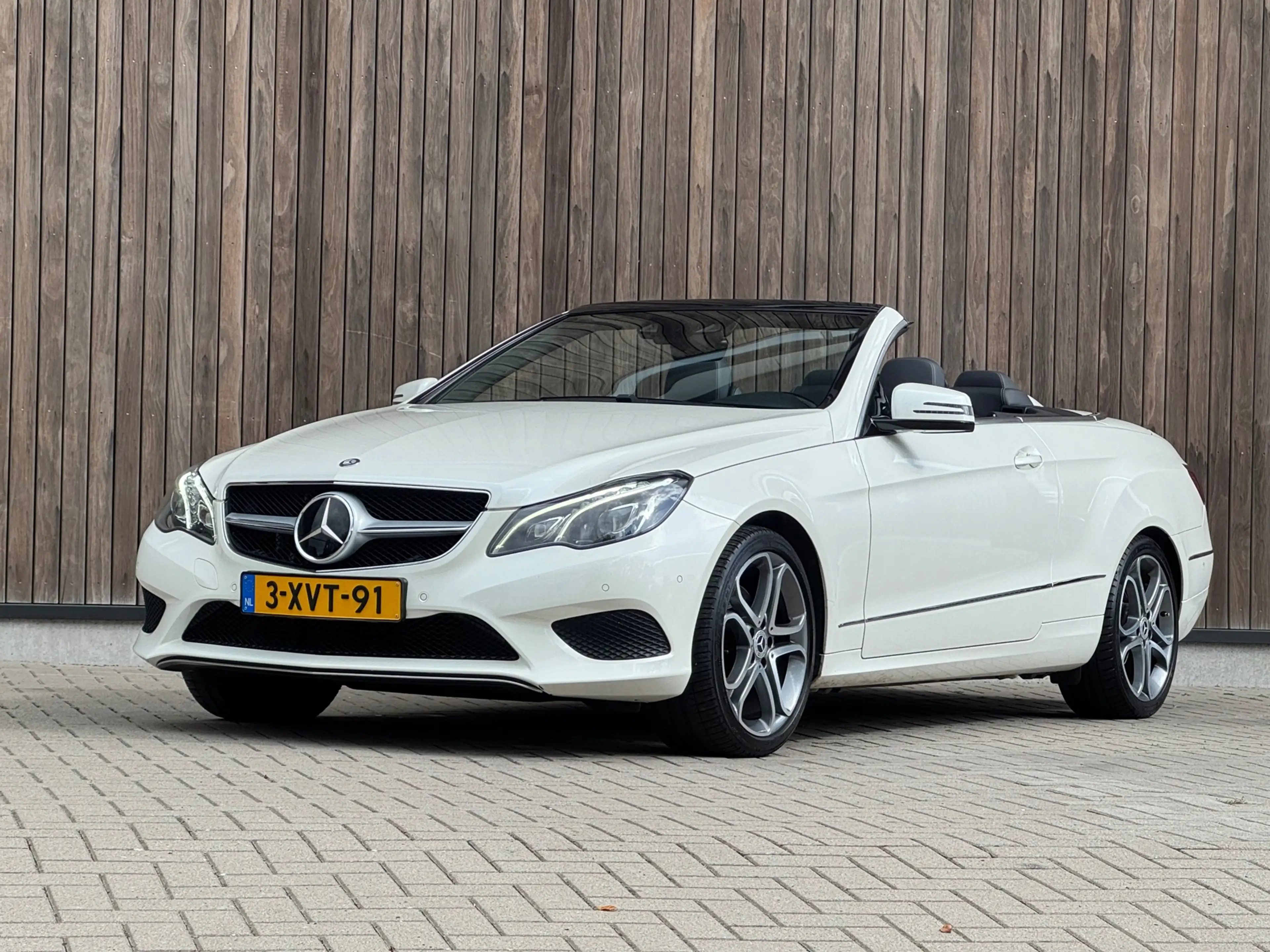 Mercedes-Benz E 250 Cabrio Edition Sport |ACC|H&K| — photo 2