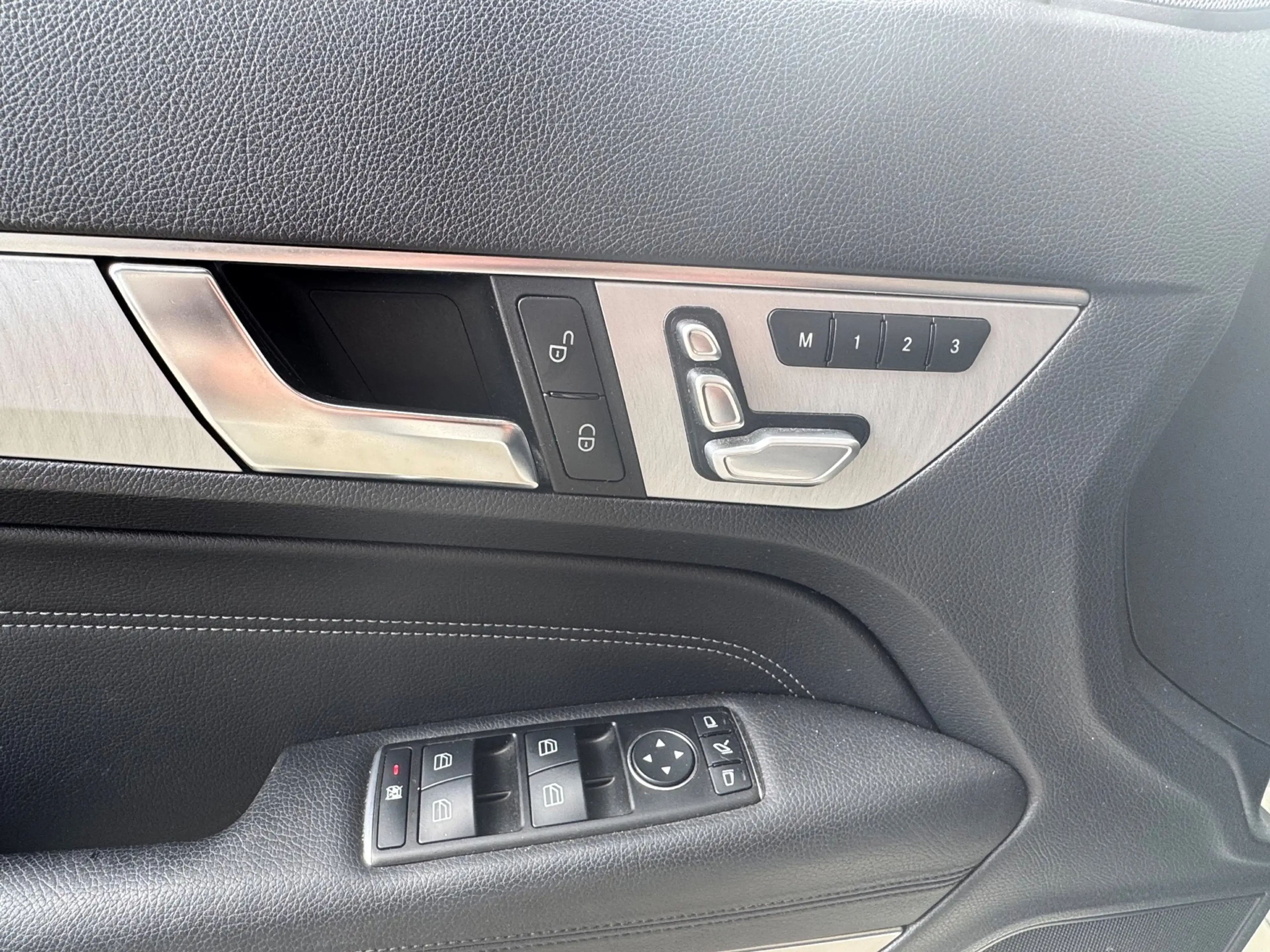 Mercedes-Benz E 250 Cabrio Edition Sport |ACC|H&K| — photo 14