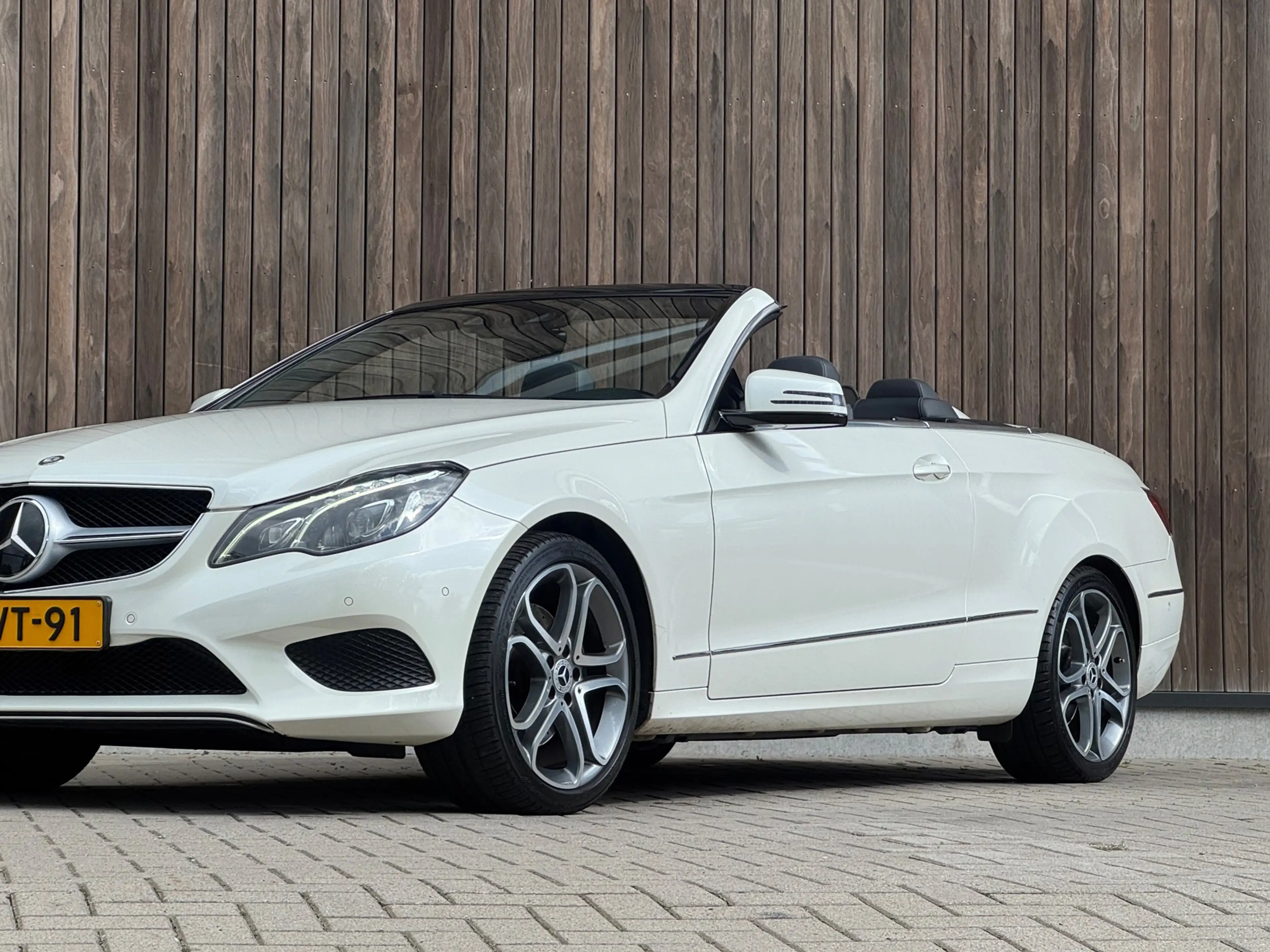 Mercedes-Benz E 250 Cabrio Edition Sport |ACC|H&K| — photo 3