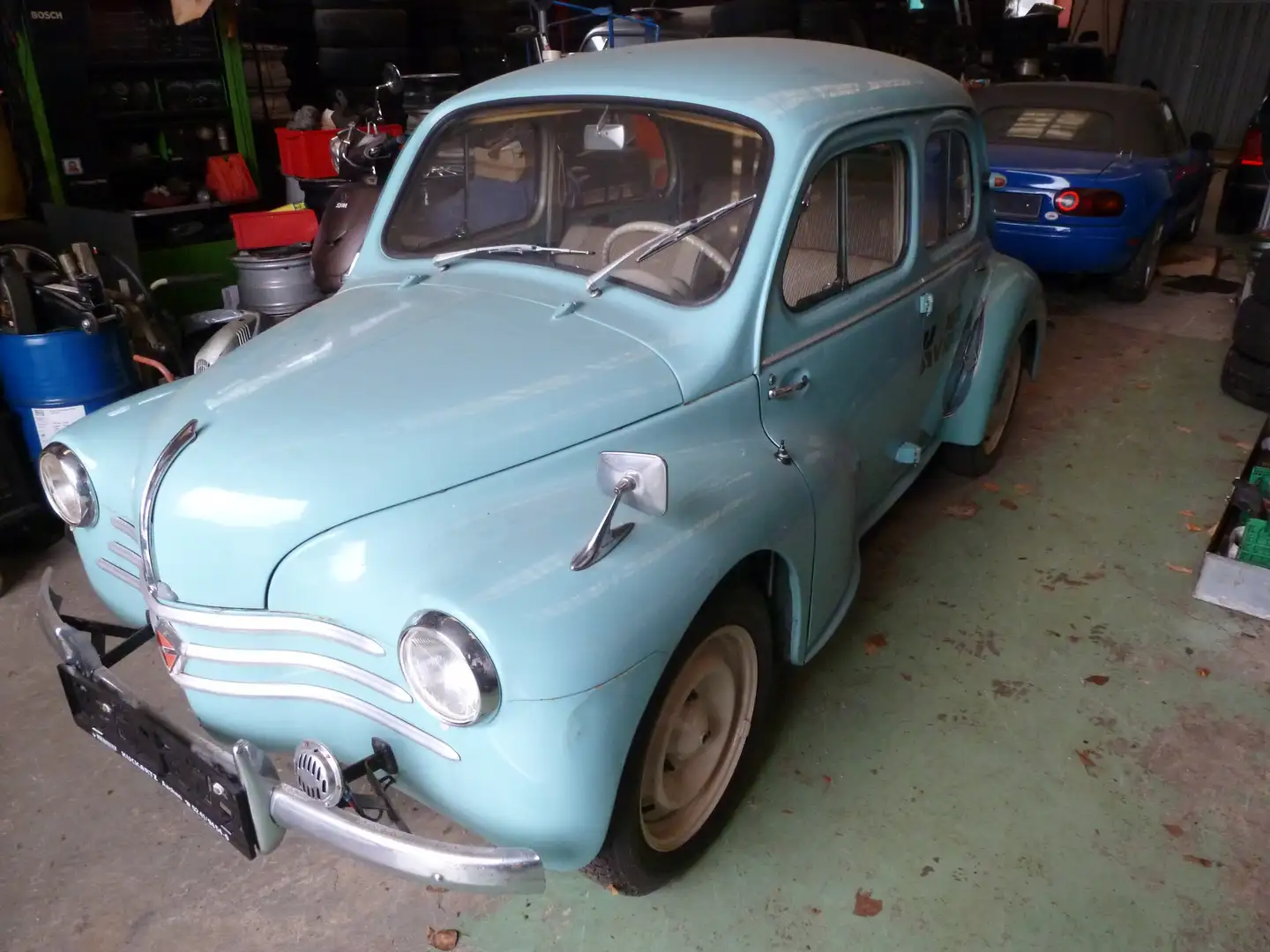 Renault Oldtimer 4 CV  Cremeschnittchen Blauw - 2
