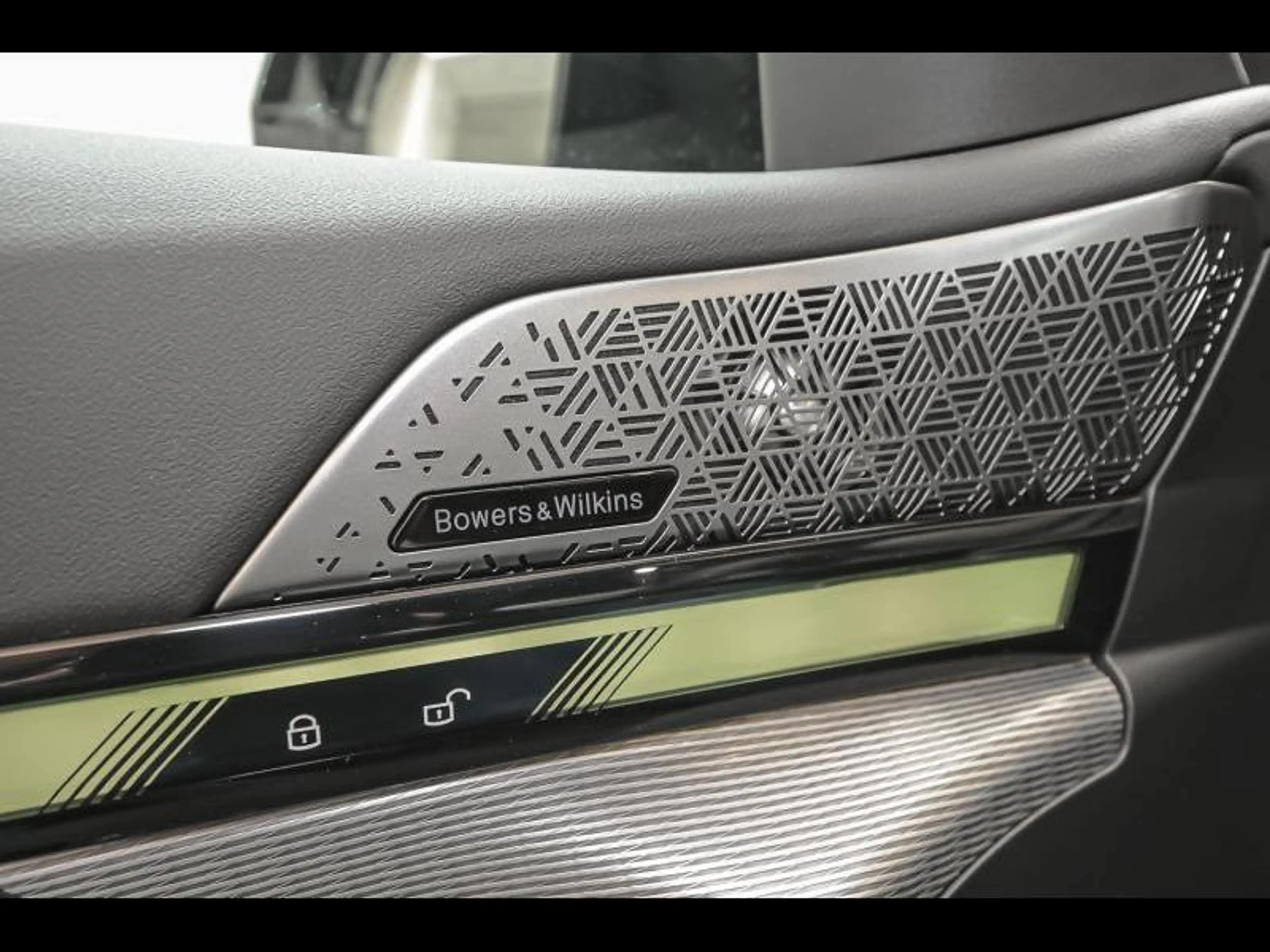 BMW i5 eDrive40 Touring B — photo 15
