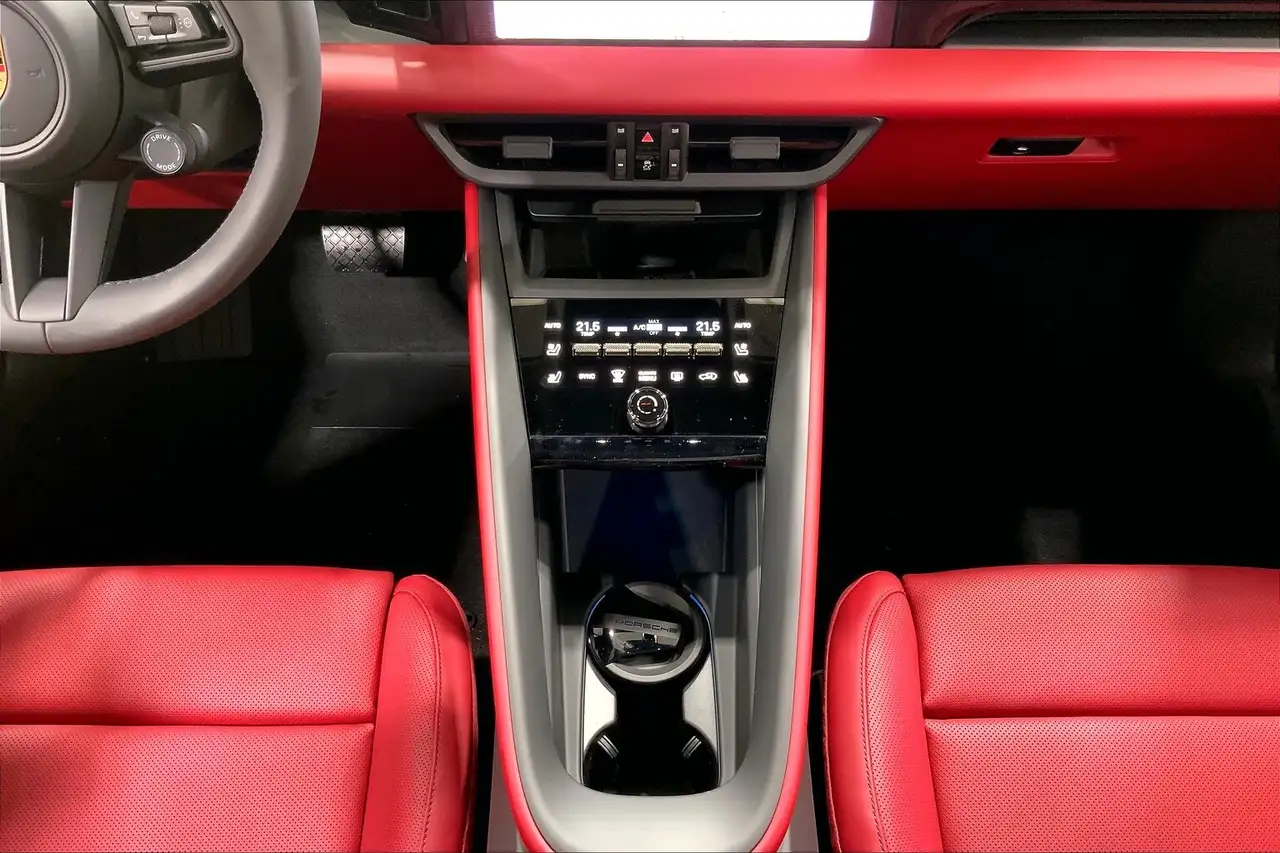 Porsche Macan снимка Porsche Macan