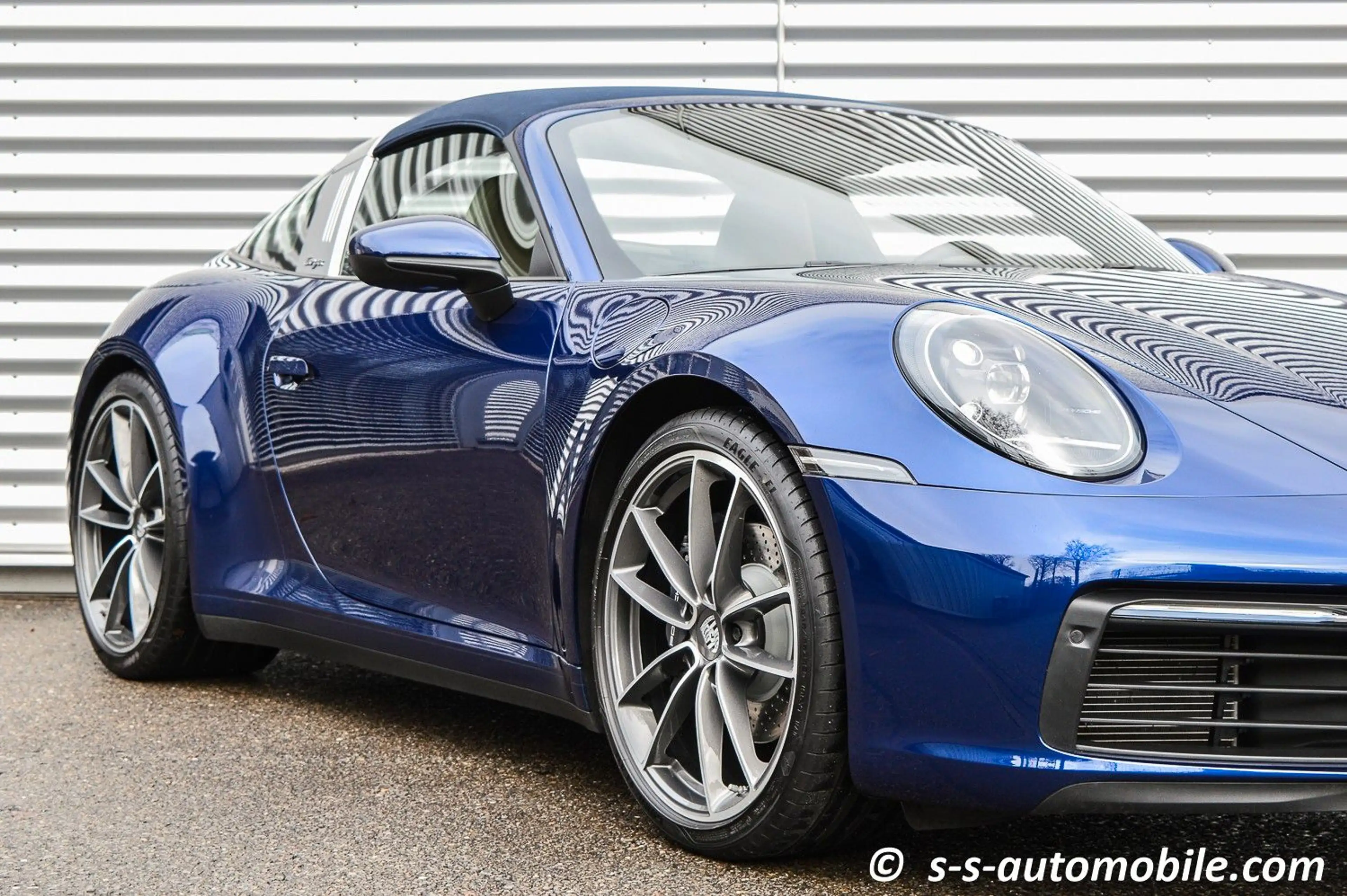 Porsche 992 Targa 4 SAGA PDLS+ BOSE Leder Beige 1.Hand — photo 14