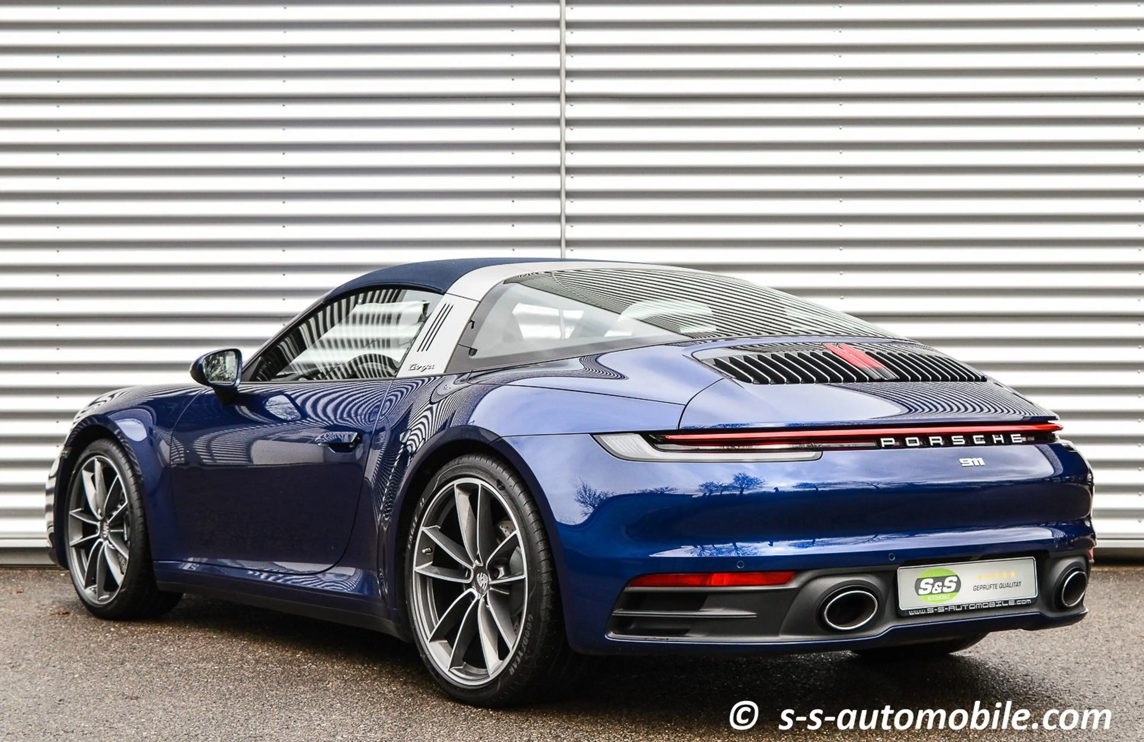 Porsche 992 Targa 4 SAGA PDLS+ BOSE Leder Beige 1.Hand — photo 8