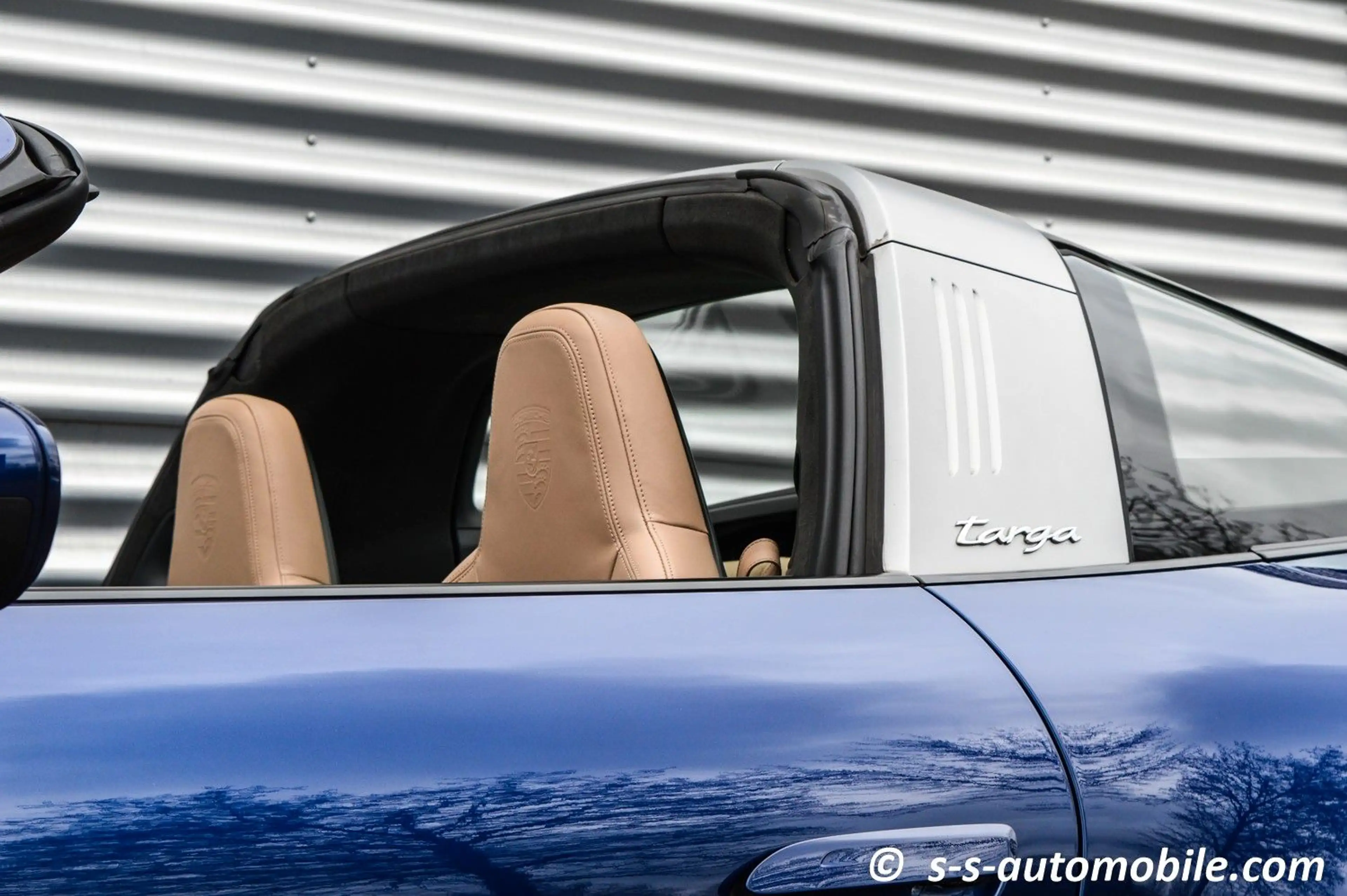 Porsche 992 Targa 4 SAGA PDLS+ BOSE Leder Beige 1.Hand — photo 6