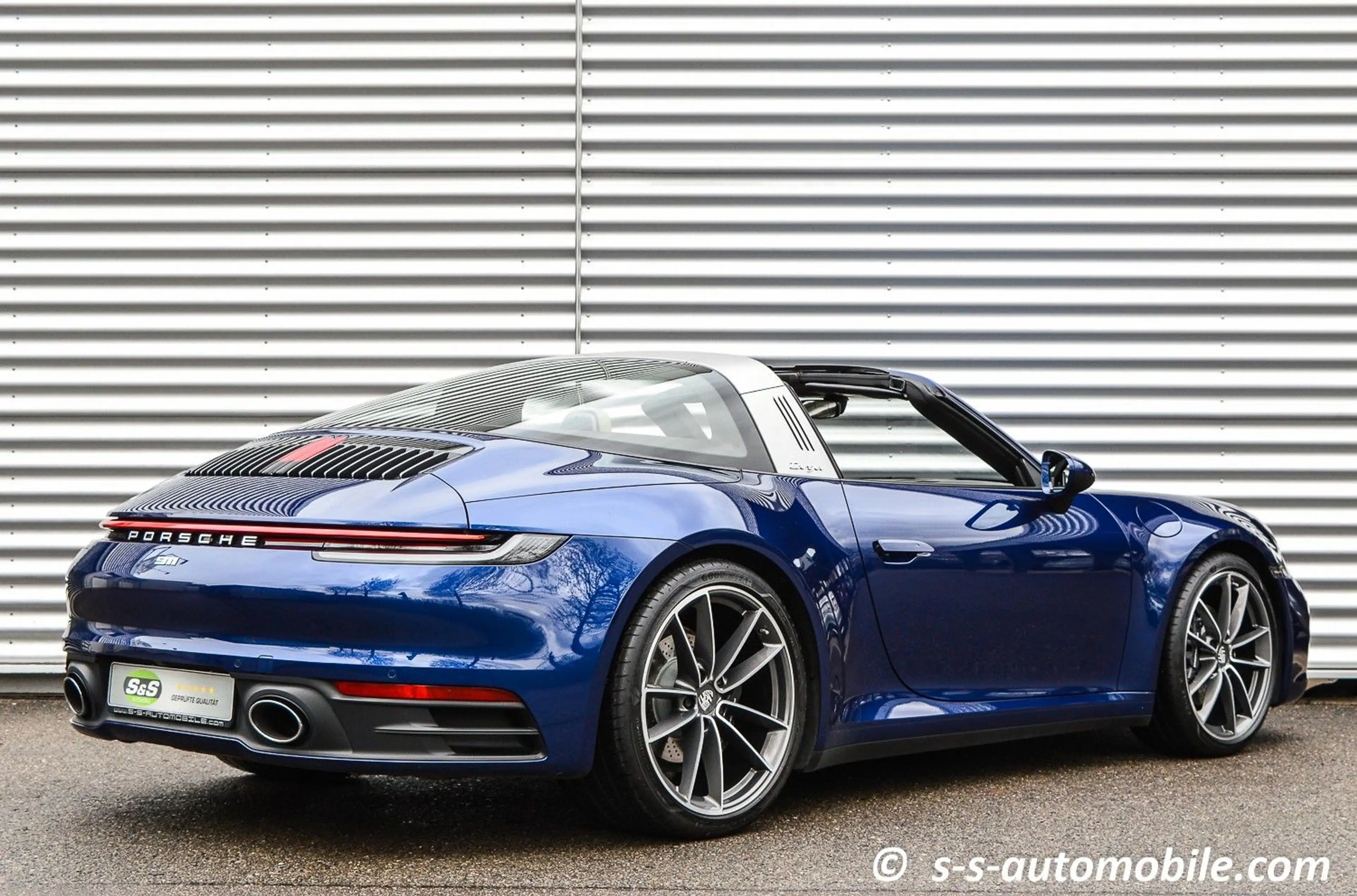 Porsche 992 Targa 4 SAGA PDLS+ BOSE Leder Beige 1.Hand — photo 12