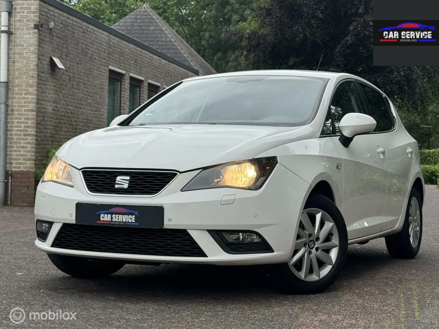 SEAT Ibiza 1.2 TSI 105PK 2015 FR/PDC/CRUISE/AC/LMV/ - 1