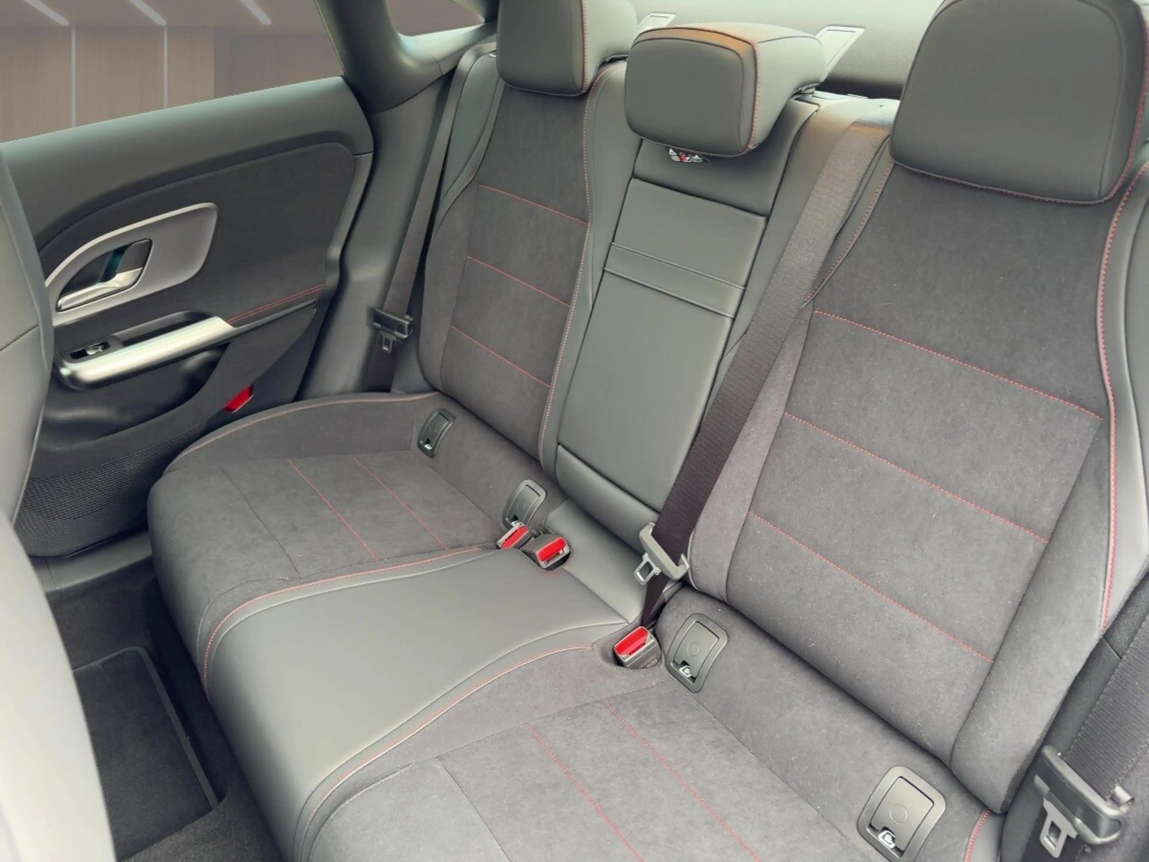 Mercedes-Benz CLA 200 CLA 200 AMG-LINE+PANO+DISTR.+R.KAMERA+MEMORY+NIGHT+ — photo 15