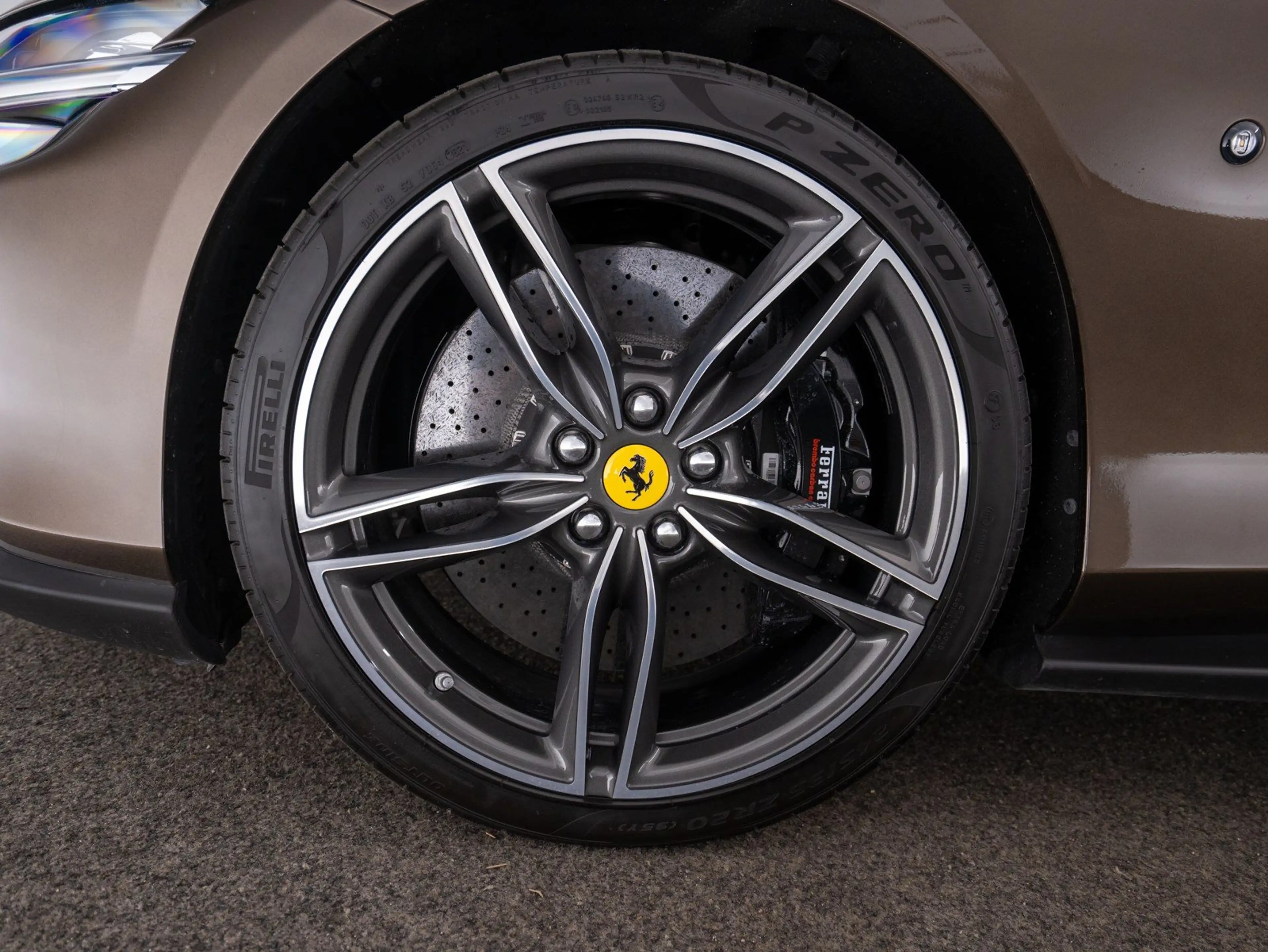 Ferrari Roma FERRARI SINGEN — photo 12