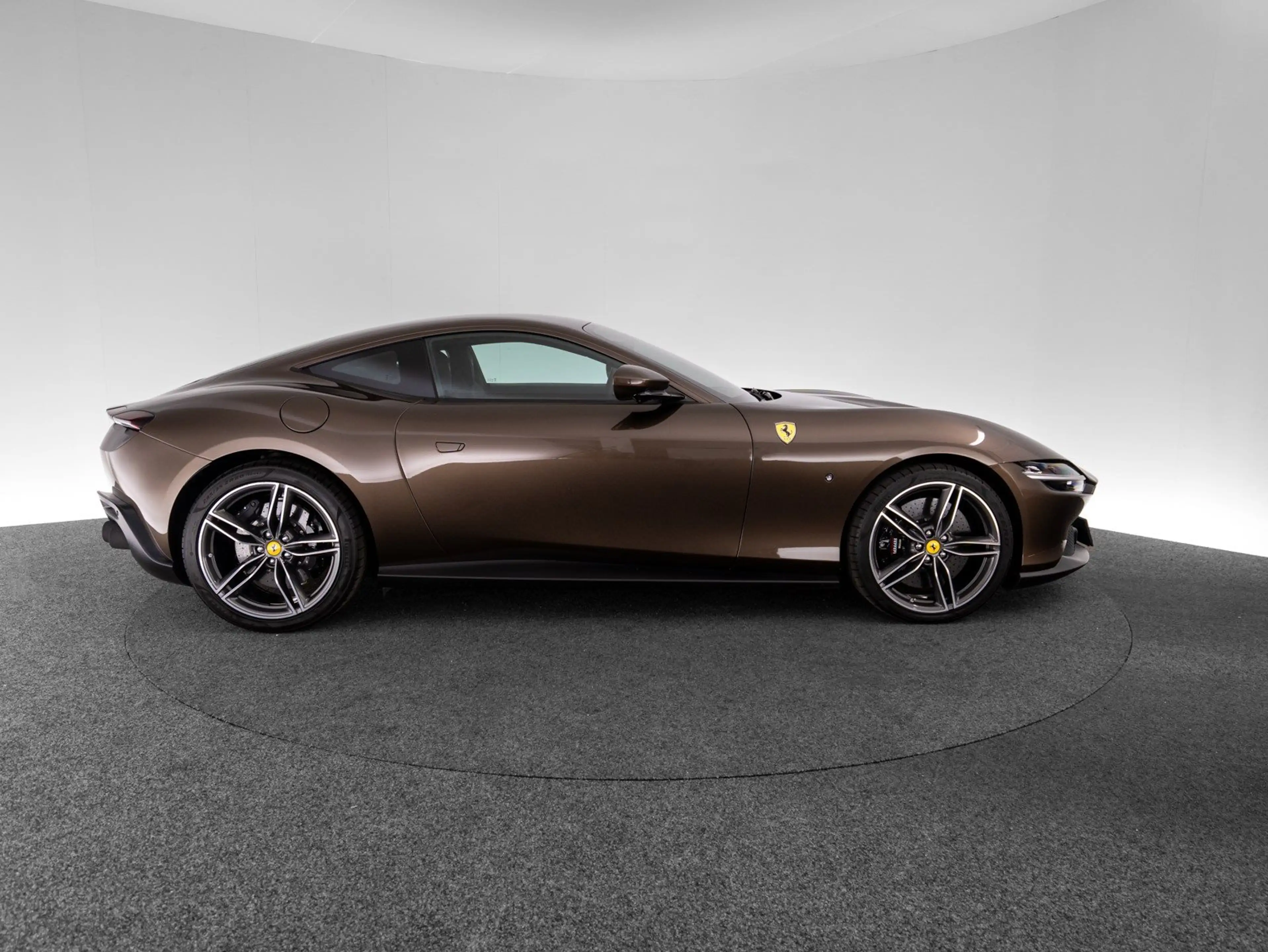 Ferrari Roma FERRARI SINGEN — photo 4