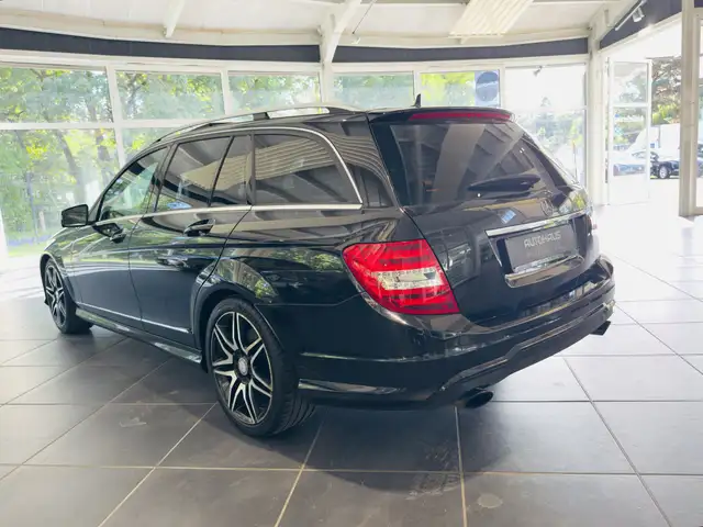 Mercedes-Benz C-Class view 4