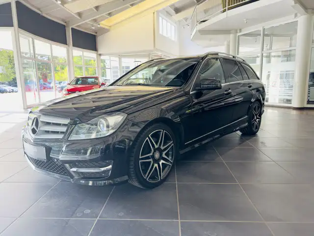 Mercedes-Benz C-Class view 3
