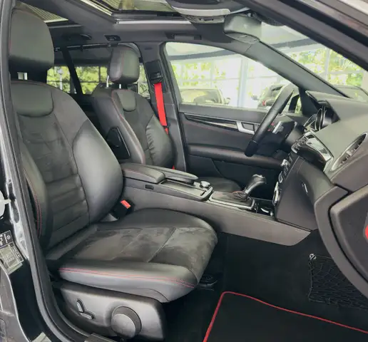 Mercedes-Benz C-Class view 12
