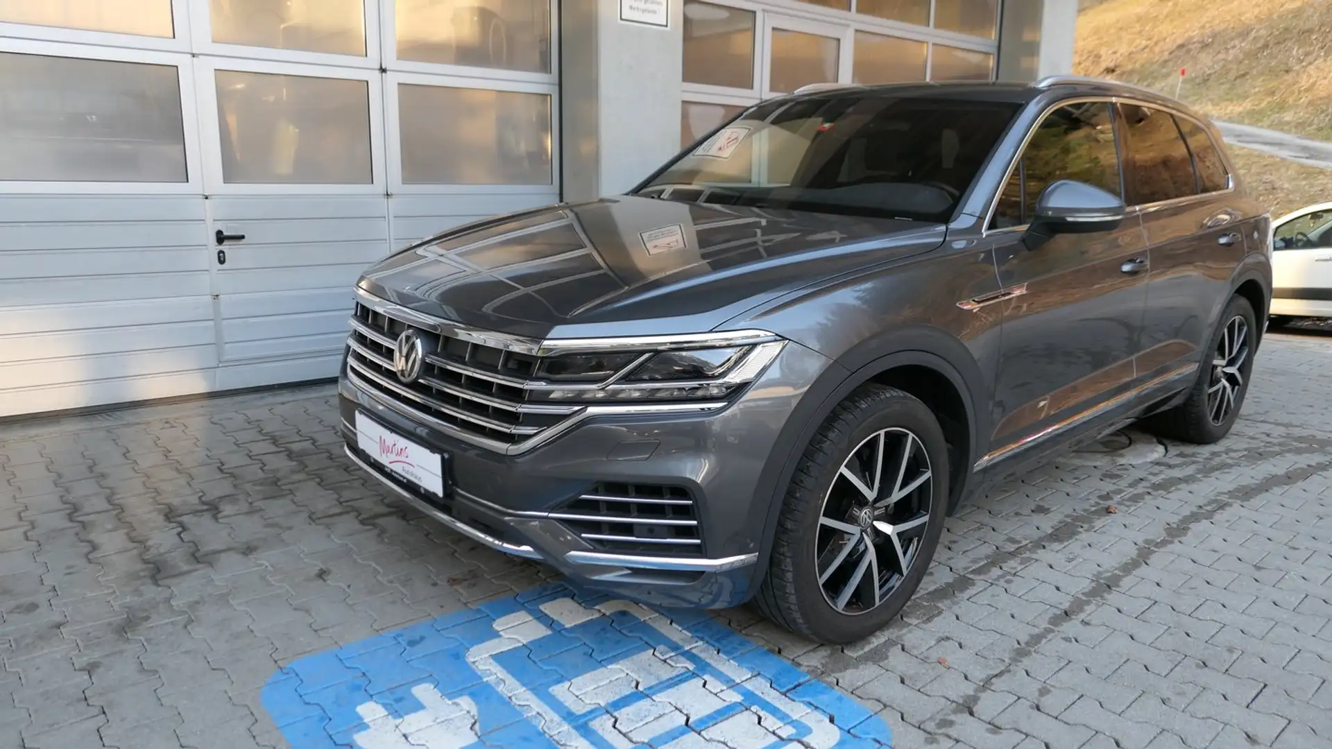 Volkswagen Touareg Edition TDI SCR 4MOTION Grau - 1