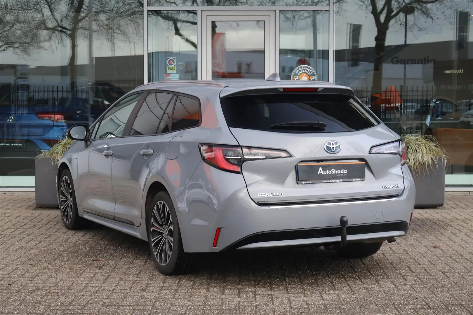 Toyota Corolla Touring Sports 1.8 Hybrid Dynamic 122pk I Navi I C Gris - 2
