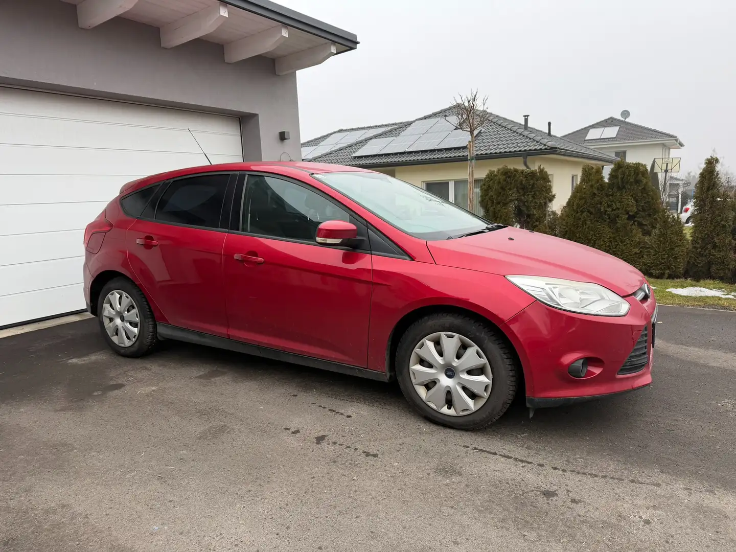 Ford Focus Focus Trend 1,6 TDCi DPF Trend Rot - 1