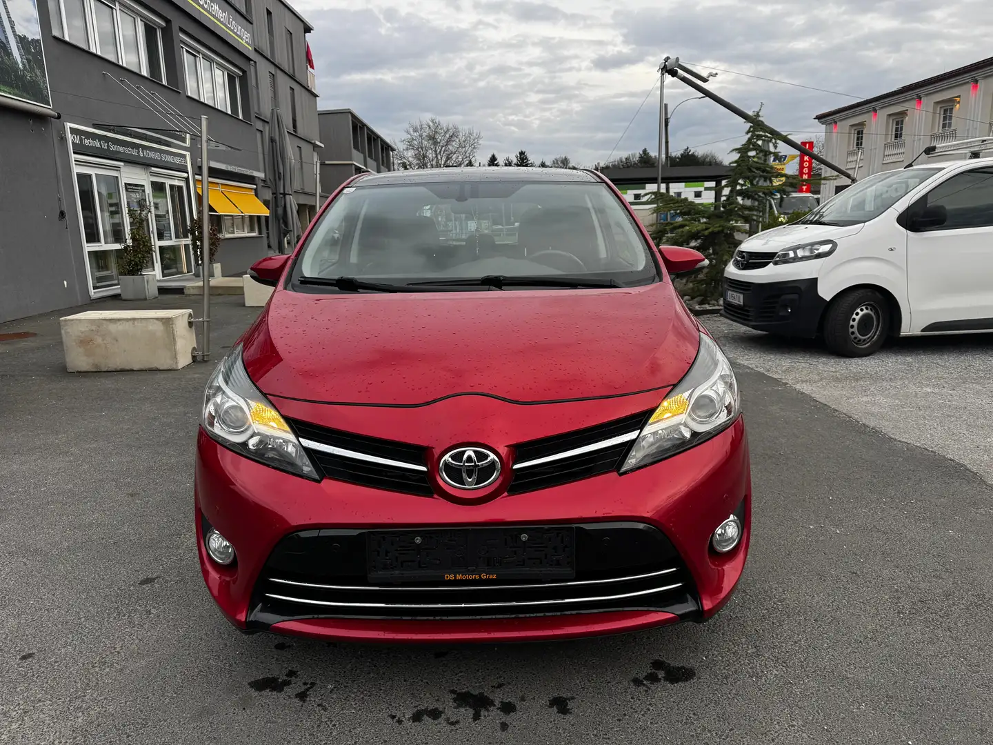 Toyota Verso 2.0 D4D Life Rot - 2