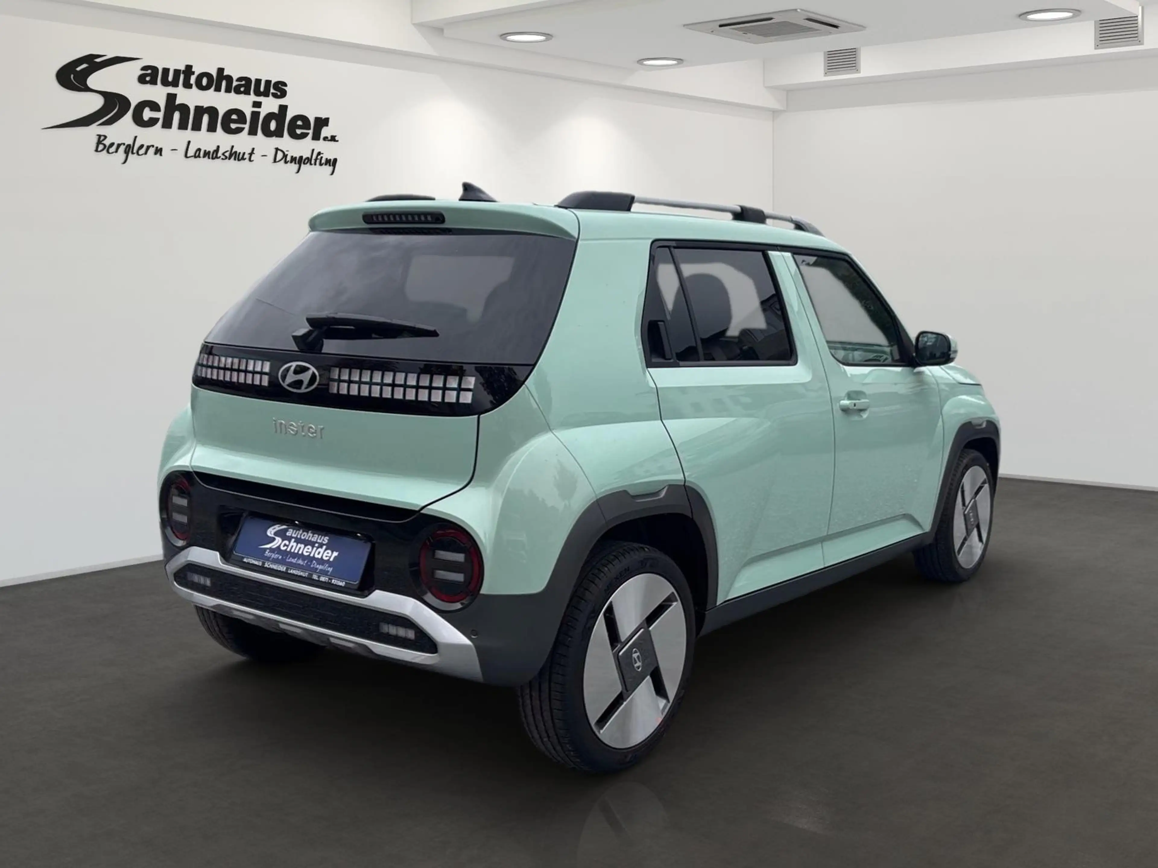 Hyundai Inster 49kWh Lounge WÄRMEPUMPE/KAMERA/SHZ/ACC — photo 3