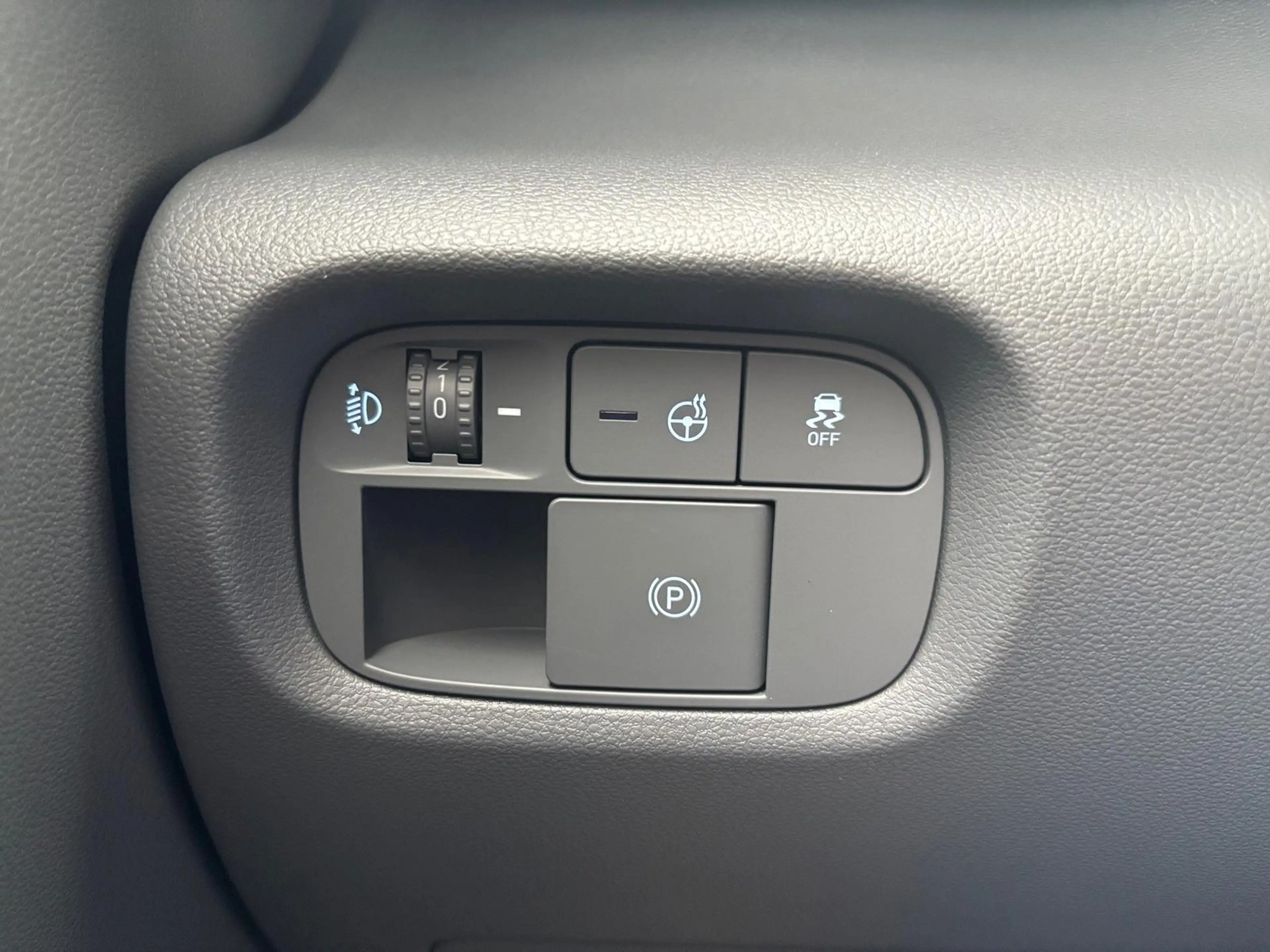 Hyundai Inster 49kWh Lounge WÄRMEPUMPE/KAMERA/SHZ/ACC — photo 12