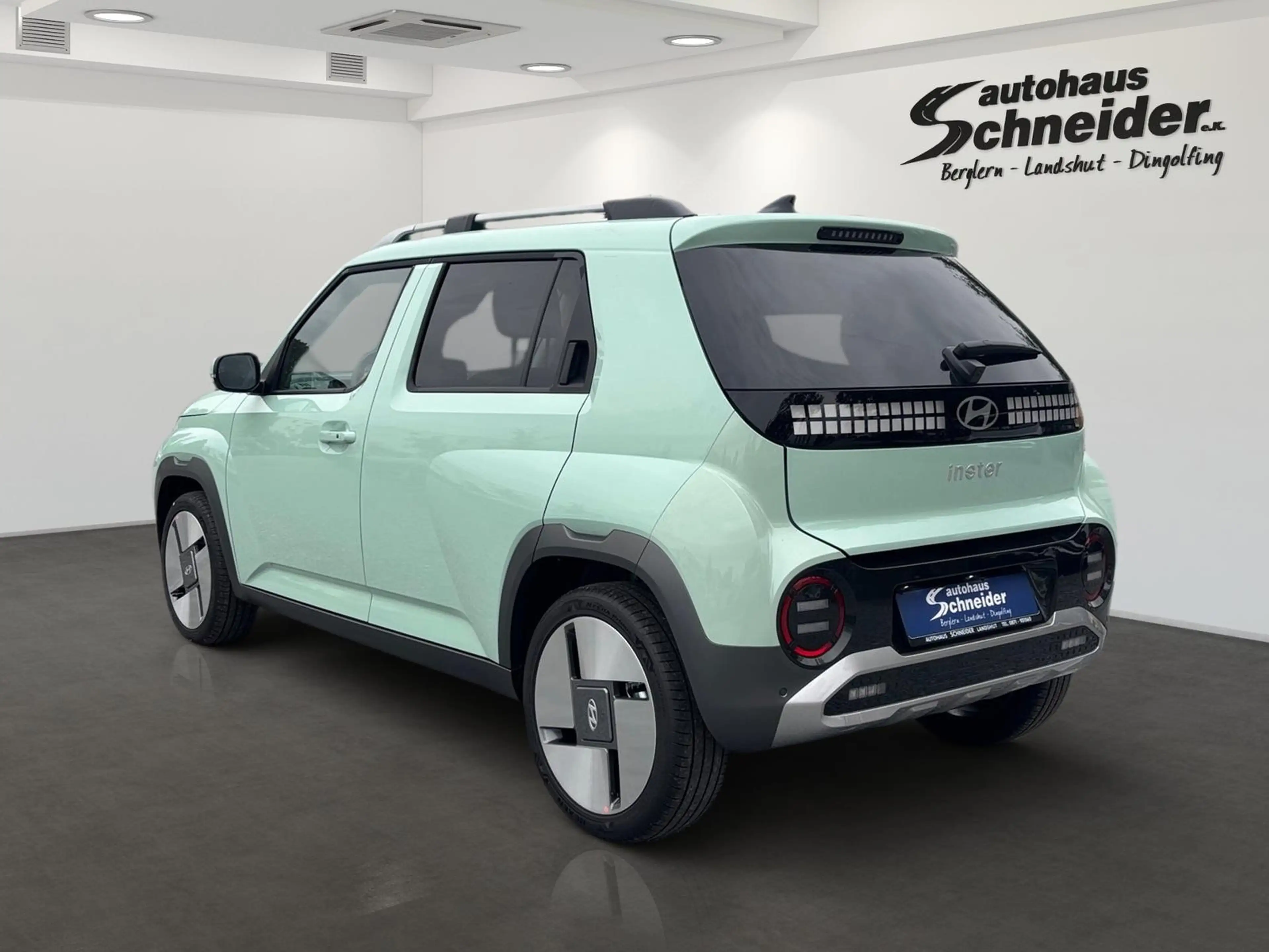 Hyundai Inster 49kWh Lounge WÄRMEPUMPE/KAMERA/SHZ/ACC — photo 4