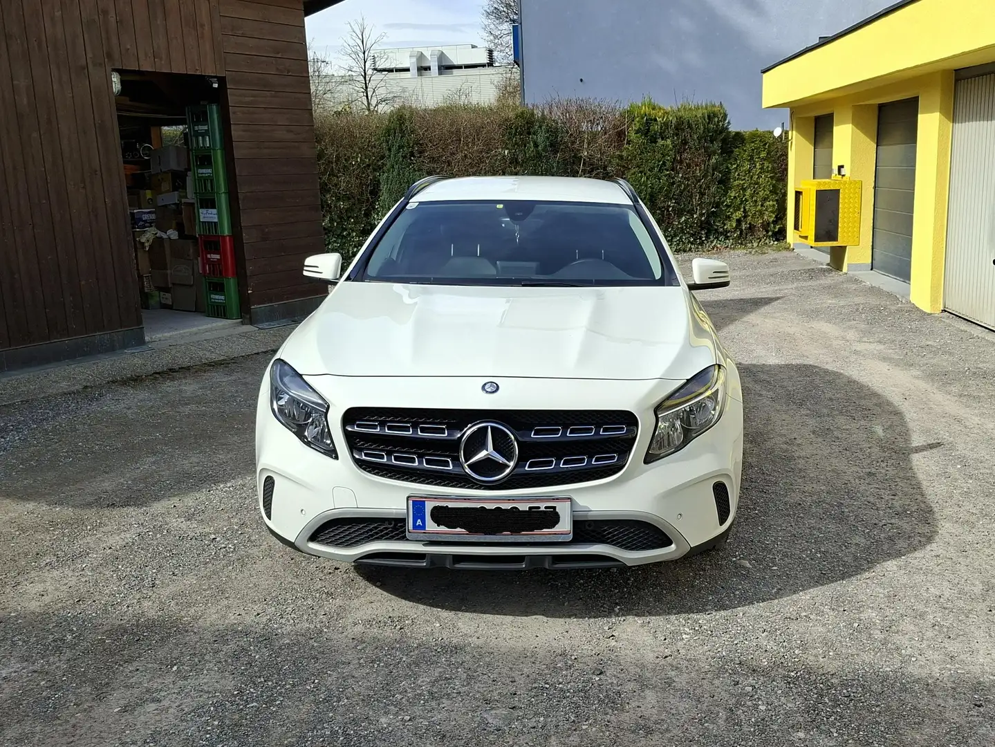 Mercedes-Benz GLA 200 GLA 200d Aut. 8 fache Bereifung Weiß - 1