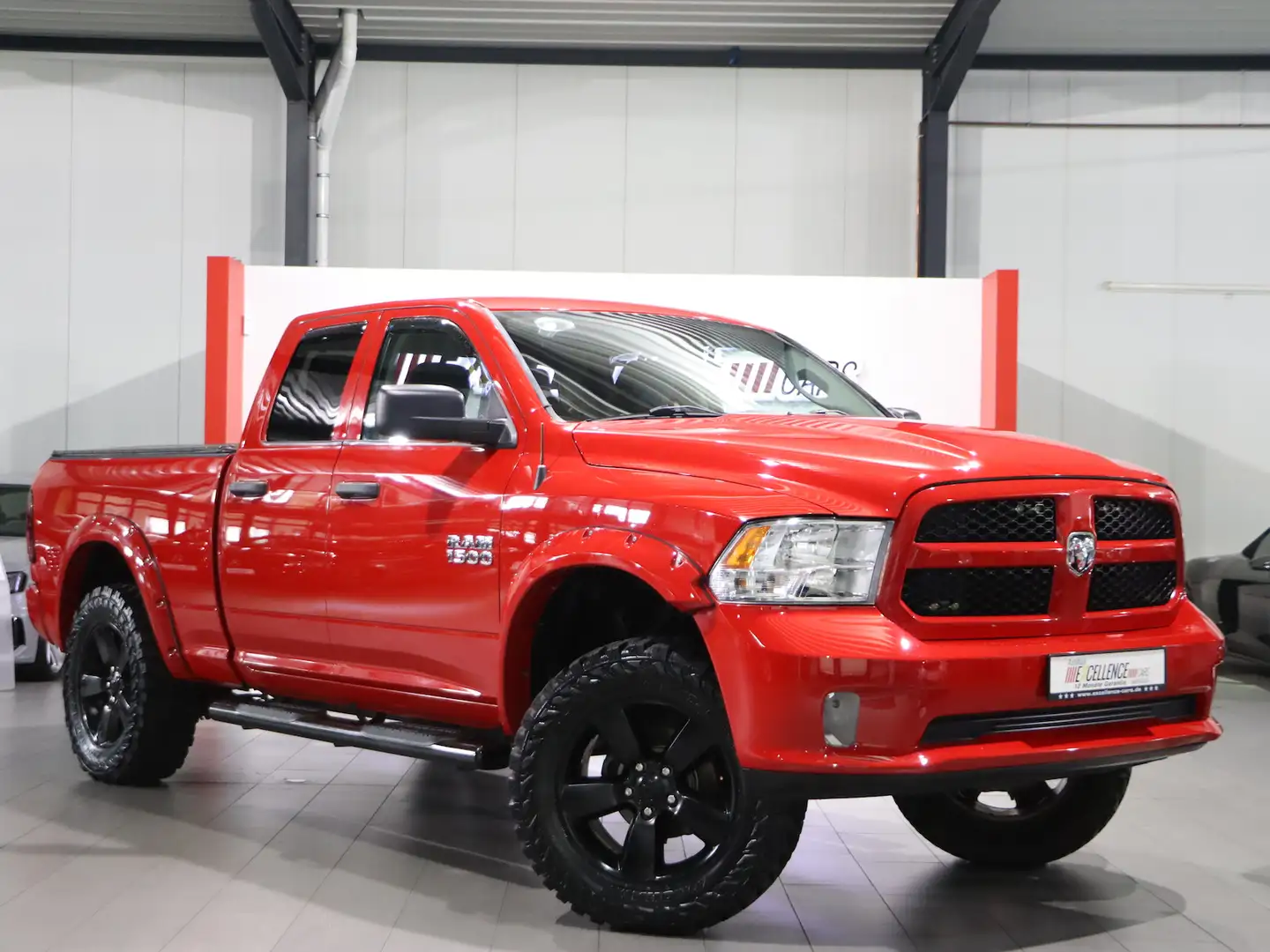 Dodge RAM 5.7 V8 1500 / 6-SITZE, TWO-HAUL, AHK, KAMERA Rojo - 2